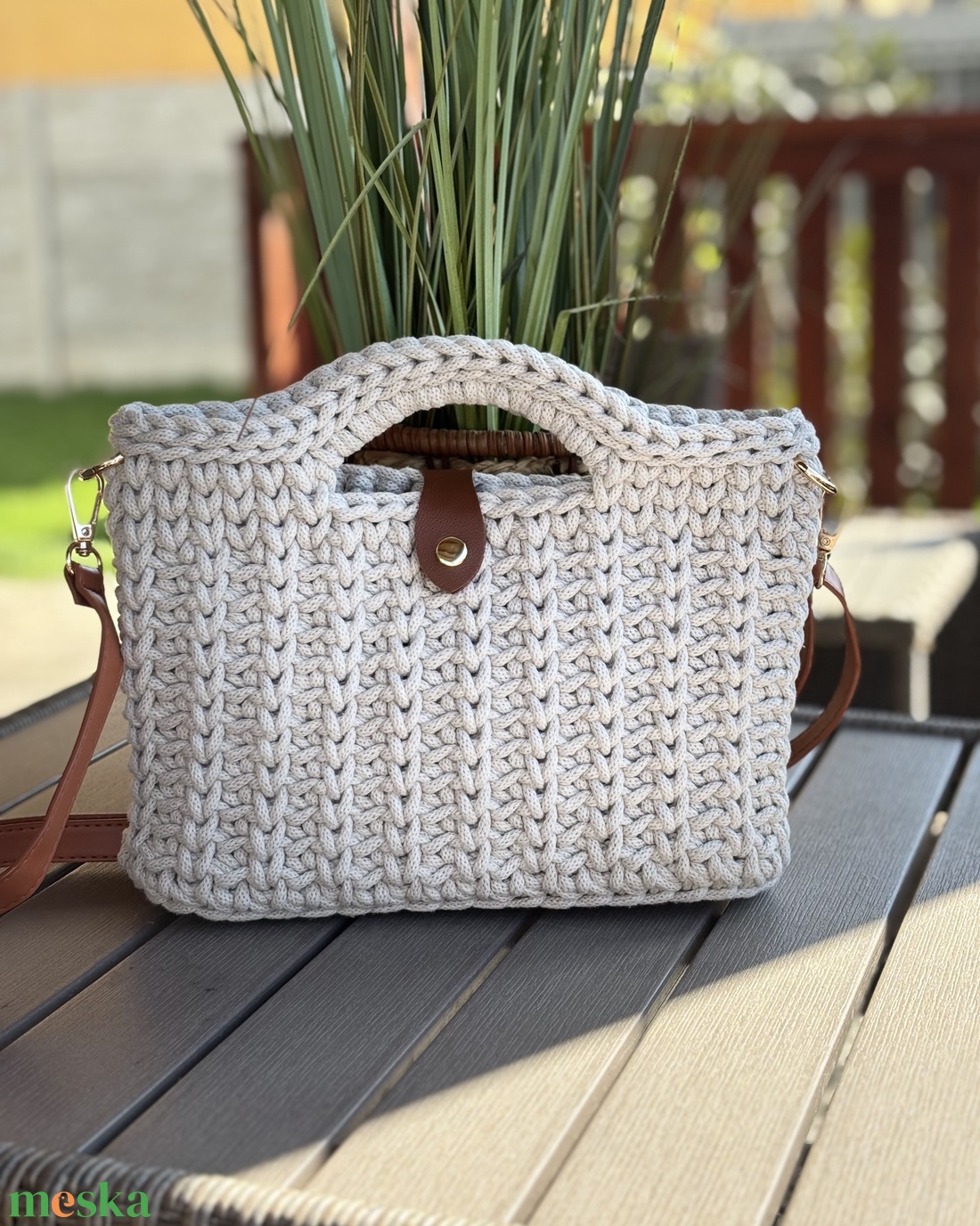 Horgolt kézi- és oldaltáska - táska & tok - kézitáska & válltáska - vállon átvethető táska - Meska.hu