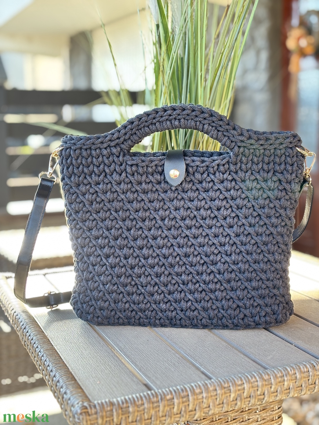Horgolt kézi- és oldalt�ska - táska & tok - kézitáska & válltáska - vállon átvethető táska - Meska.hu
