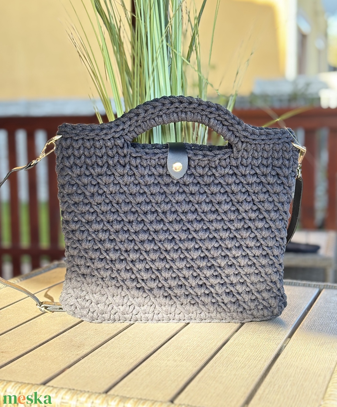 Horgolt kézi- és oldalt�ska - táska & tok - kézitáska & válltáska - vállon átvethető táska - Meska.hu