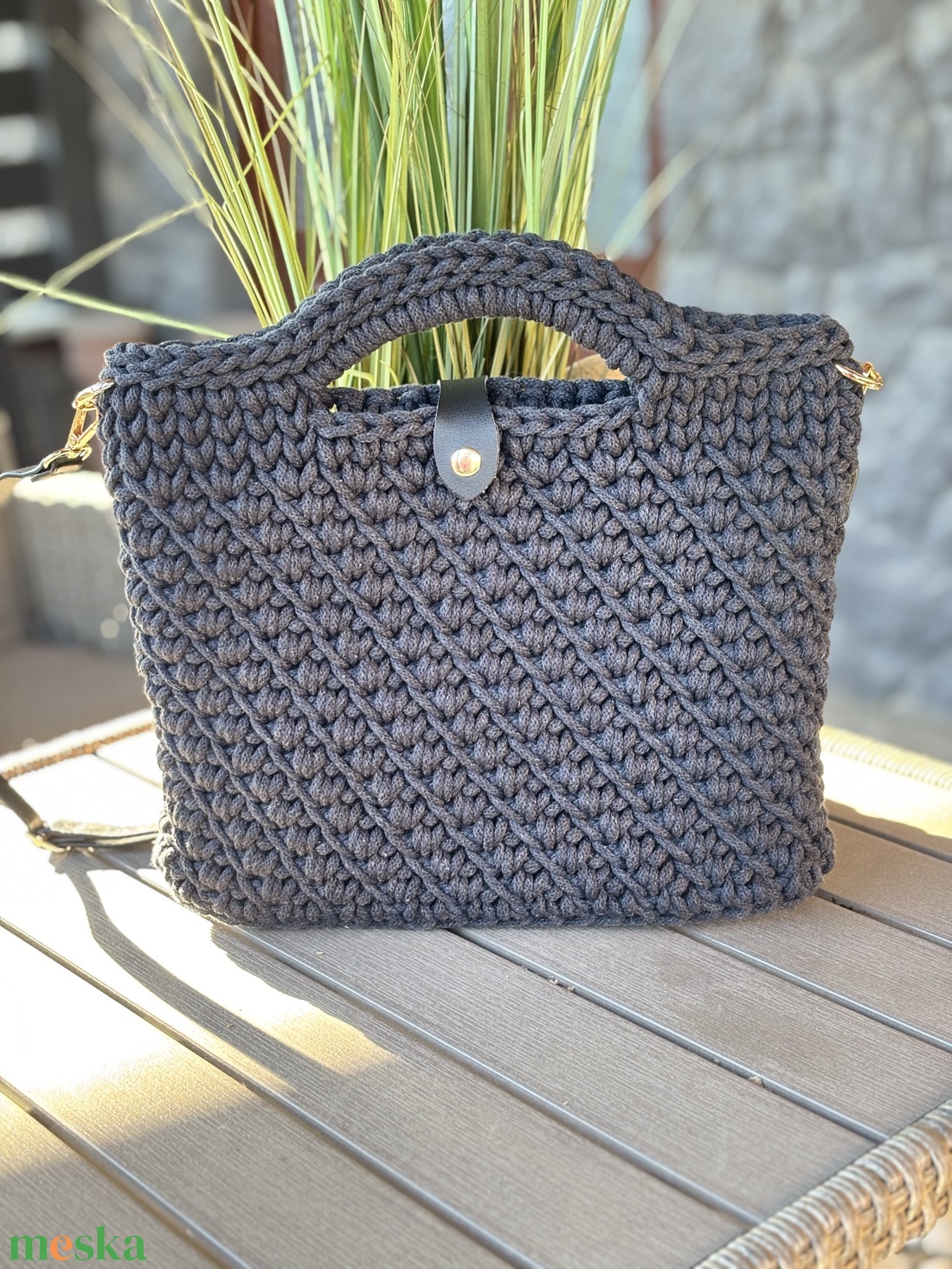 Horgolt kézi- és oldalt�ska - táska & tok - kézitáska & válltáska - vállon átvethető táska - Meska.hu