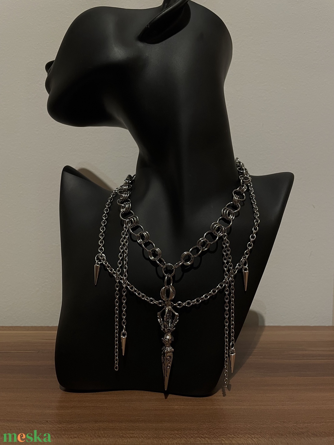 �Saját készítésű rozsdamentes acél láncból készült nyaklánc szegecses díszítéssel - ékszer - nyaklánc - medál - Meska.hu