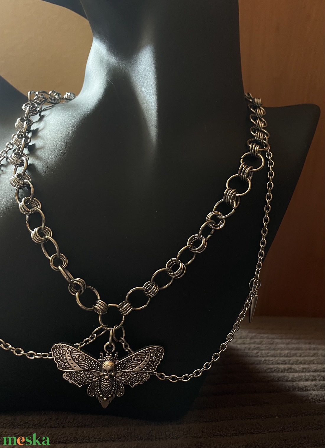 Statement nyaklánc moly medállal � Rozsdamentes acél, állítható - ékszer - ékszerszett - Meska.hu