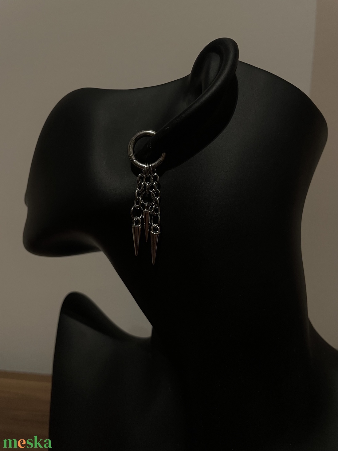 Saját készítésű nyaklánc és fülbevaló szett � Rozsdamentes acél, szegecses díszítéssel - ékszer - ékszerszett - Meska.hu