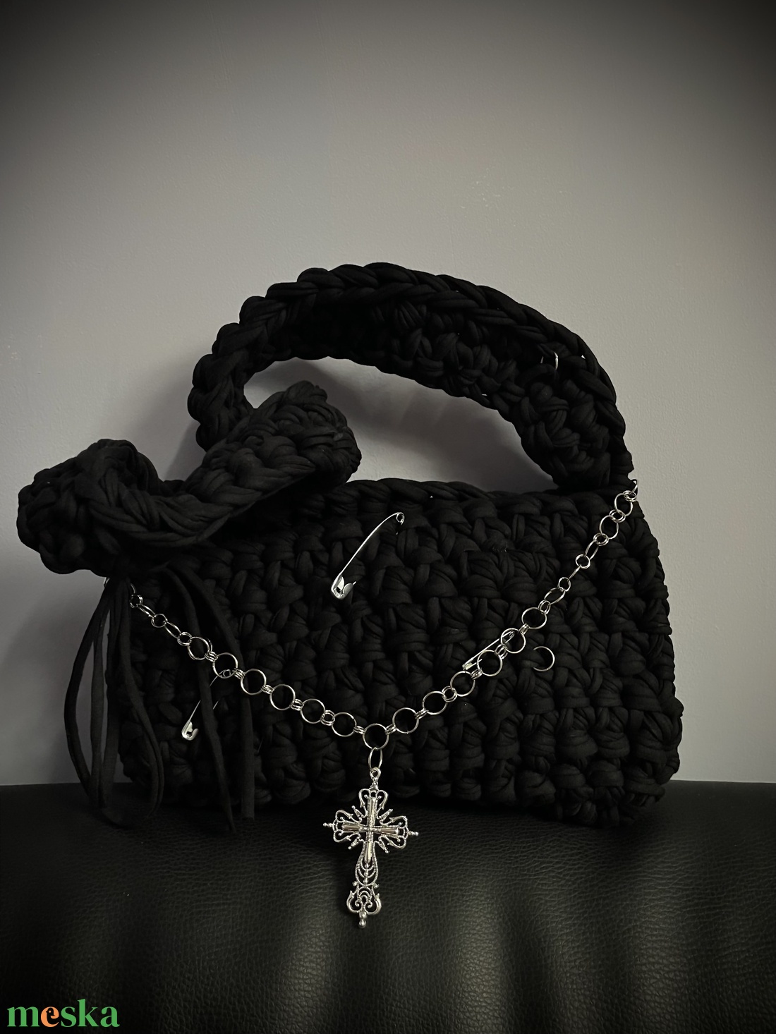 Fekete, saját készítésű, kézzel horgolt egyedi kézitáska � - táska & tok - kézitáska & válltáska - kézitáska - Meska.hu