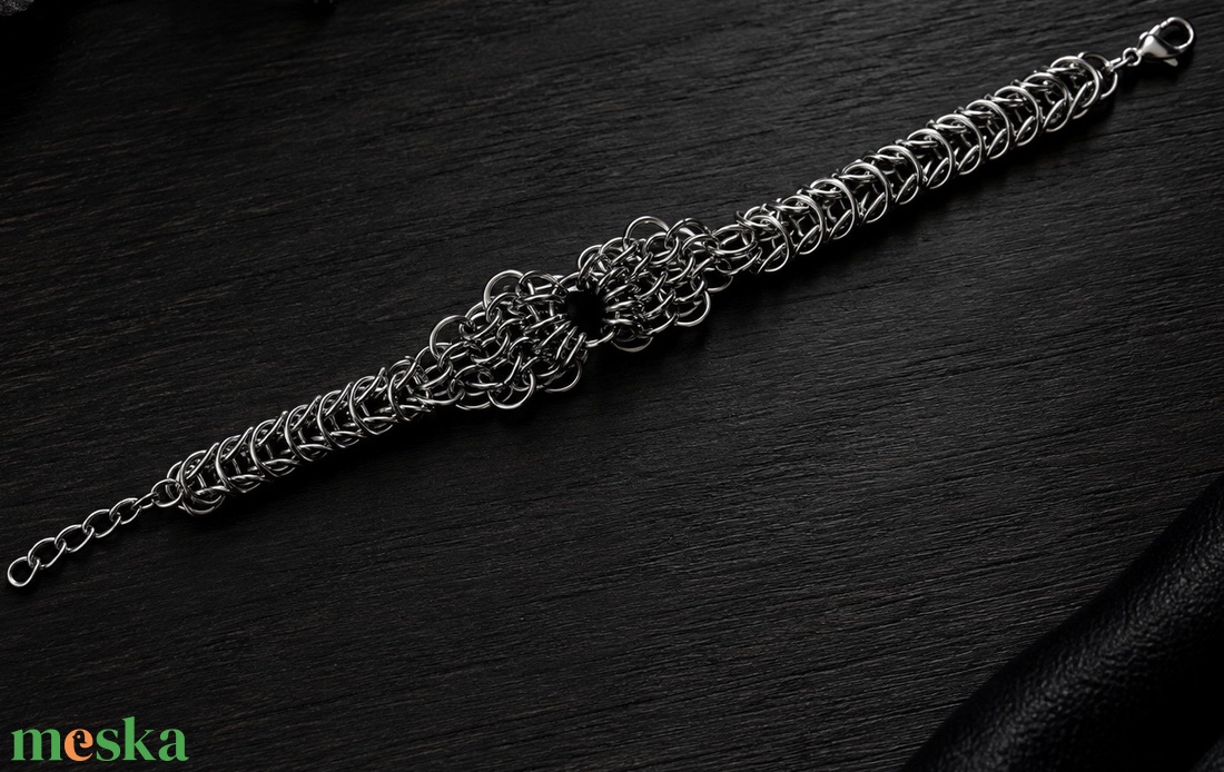 Egyedi, kézzel készített chainmail karkötő � rozsdamentes acélból, különleges láncszemmintával �   - ékszer - ékszerszett - Meska.hu