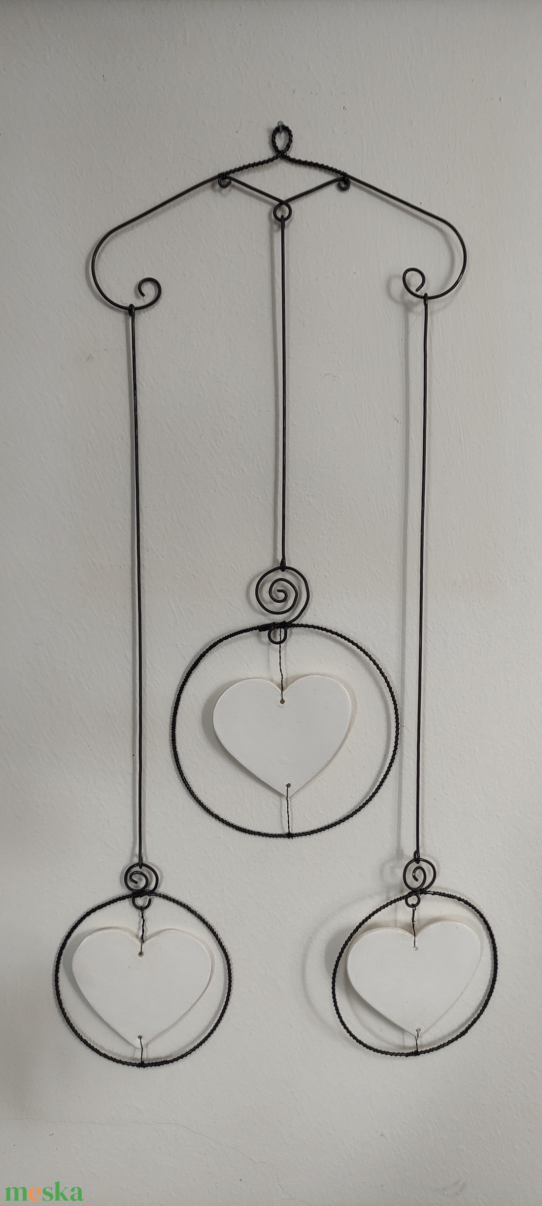 Fém drótos szívecskés fali dísz - otthon & életmód - dekoráció - fali és függő dekoráció - falra akasztható dekor - Meska.hu