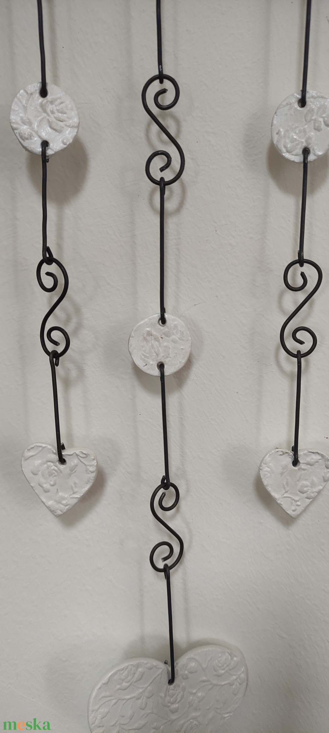 Fém drótos szívecskés fali dísz - otthon & életmód - dekoráció - fali és függő dekoráció - falra akasztható dekor - Meska.hu