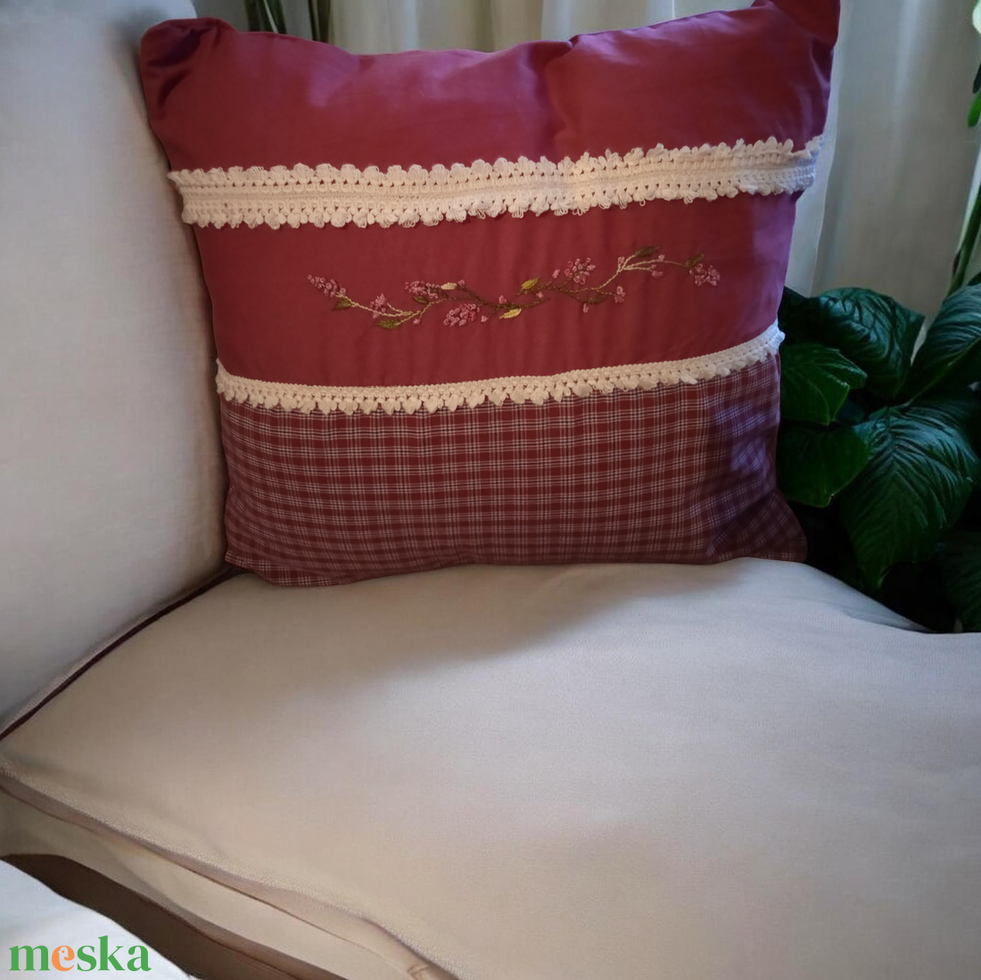 Romantikus bordó mintás díszpárna huzat kézi hímzéssel - otthon & életmód - lakástextil - párna & párnahuzat - díszpárnahuzat - Meska.hu