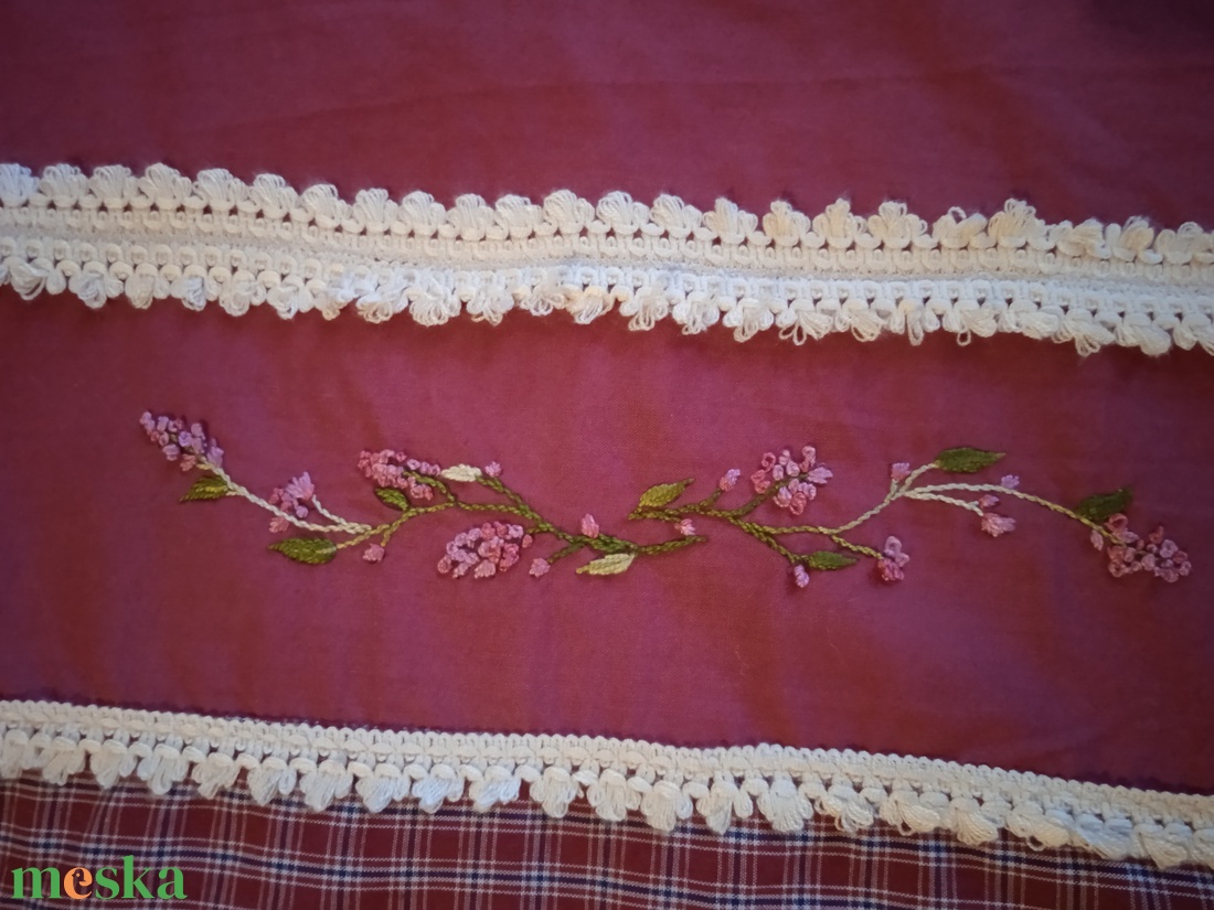 Romantikus bordó mintás díszpárna huzat kézi hímzéssel - otthon & életmód - lakástextil - párna & párnahuzat - díszpárnahuzat - Meska.hu