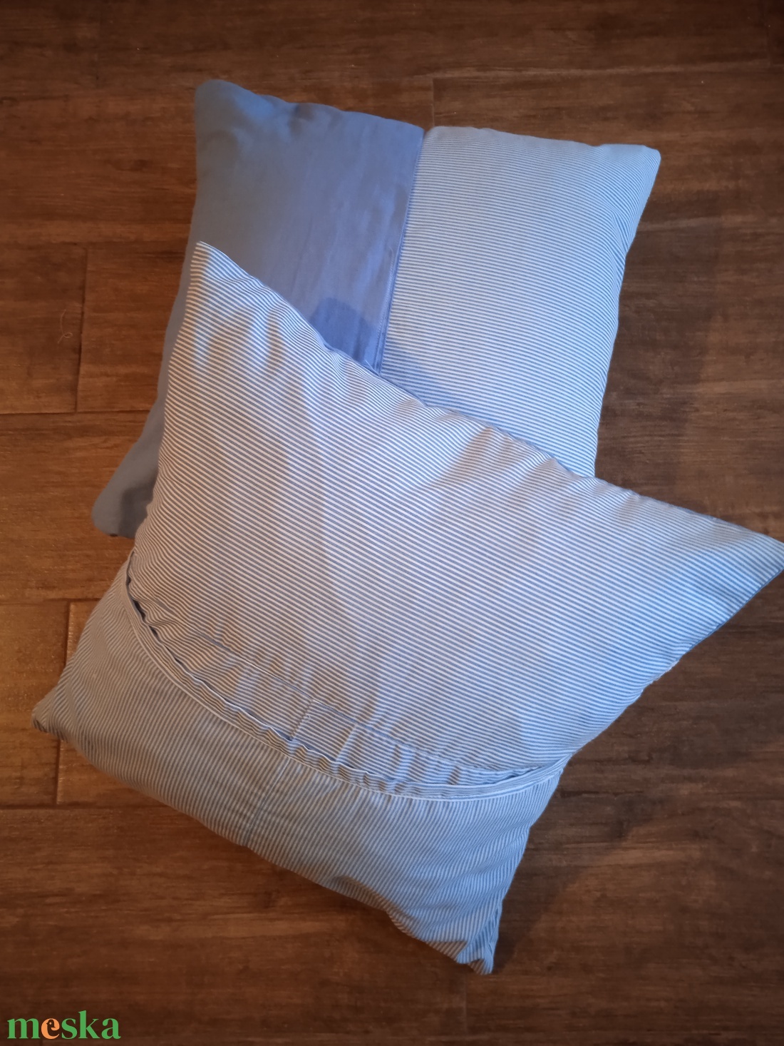 Romantikus világoskék mintás díszpárna huzat kézi hímzéssel szettben - otthon & életmód - lakástextil - párna & párnahuzat - díszpárnahuzat - Meska.hu