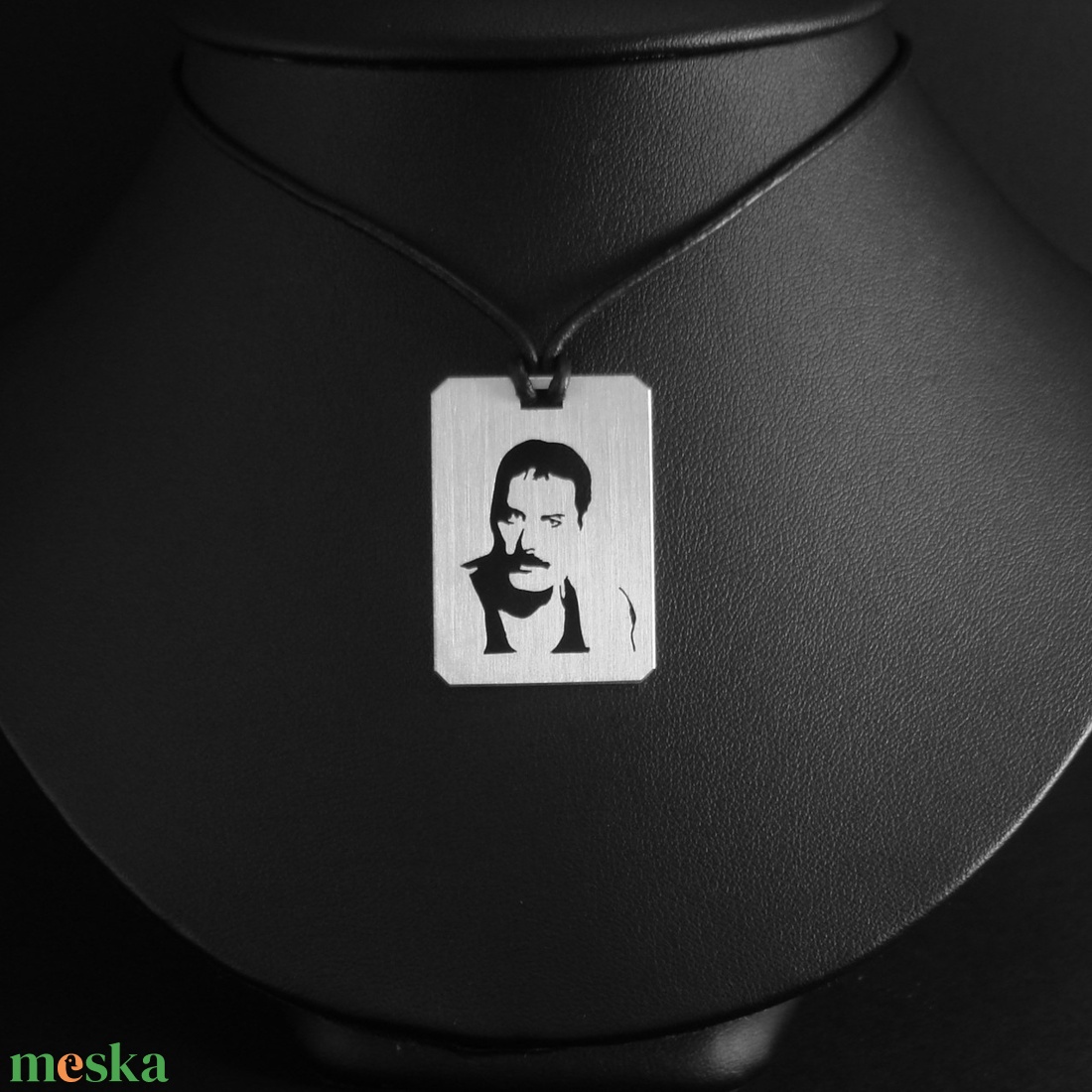 Fredie Mercury medál - ékszer - nyaklánc - medálos nyaklánc - Meska.hu