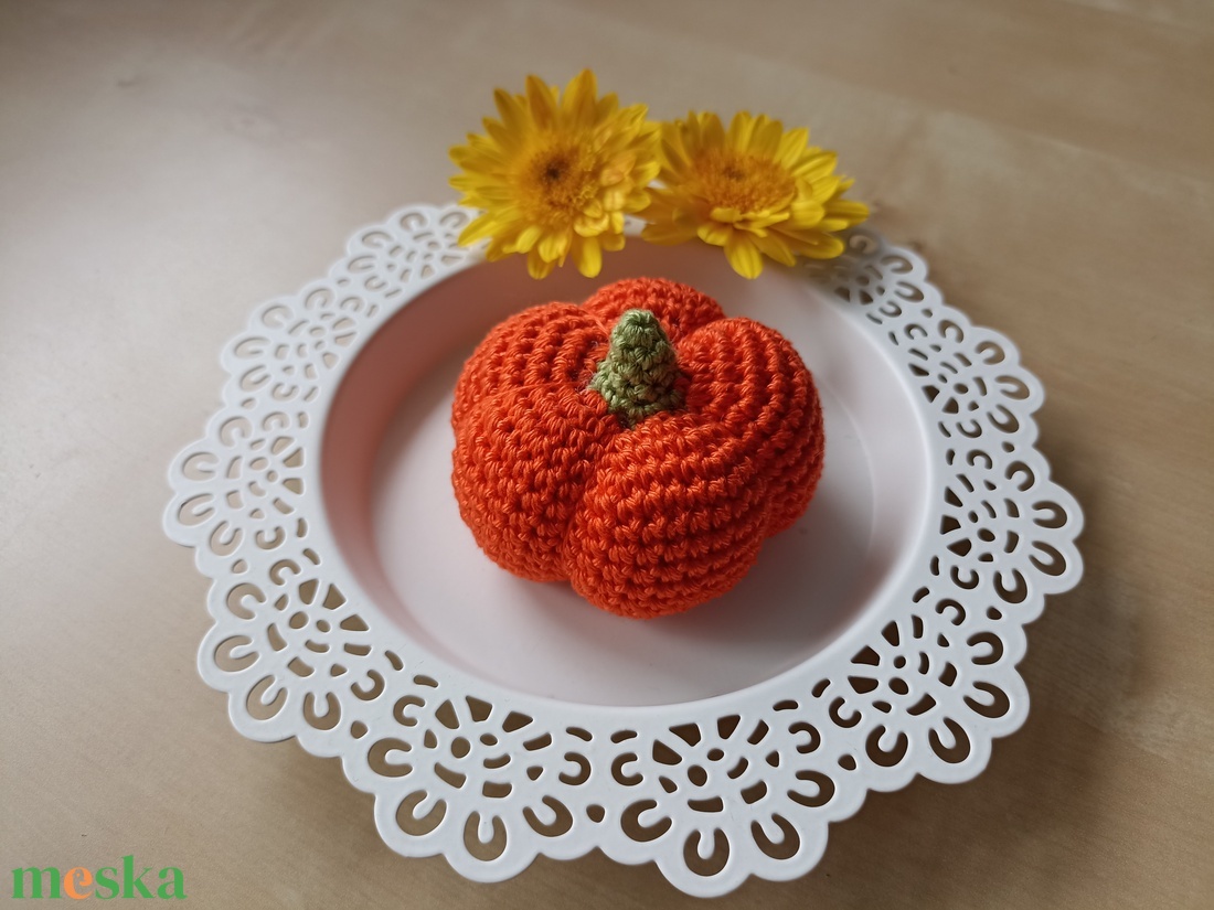 Tök - narancs, pici - otthon & életmód - dekoráció - halloween - halloweeni tök - Meska.hu