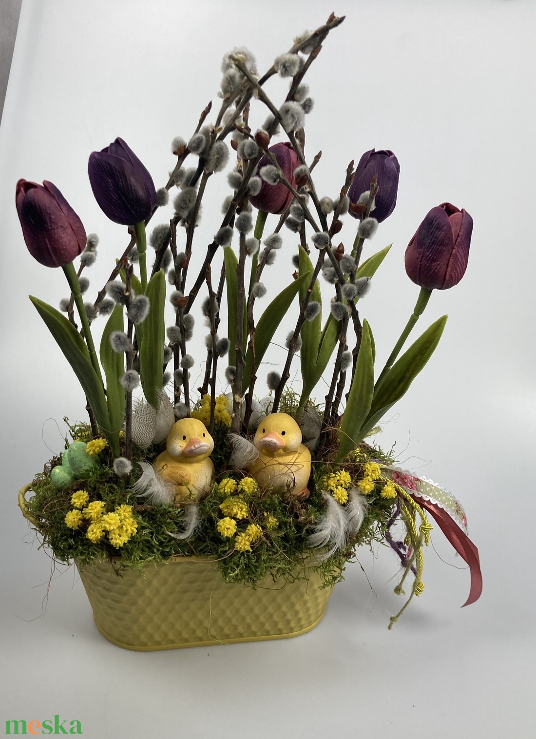  Kacsatanya - bordó és lila tulipános, tollas kacsababás tavaszi tartós asztaldísz  - otthon & lakás - dekoráció - asztal és polc dekoráció - asztaldísz - Meska.hu