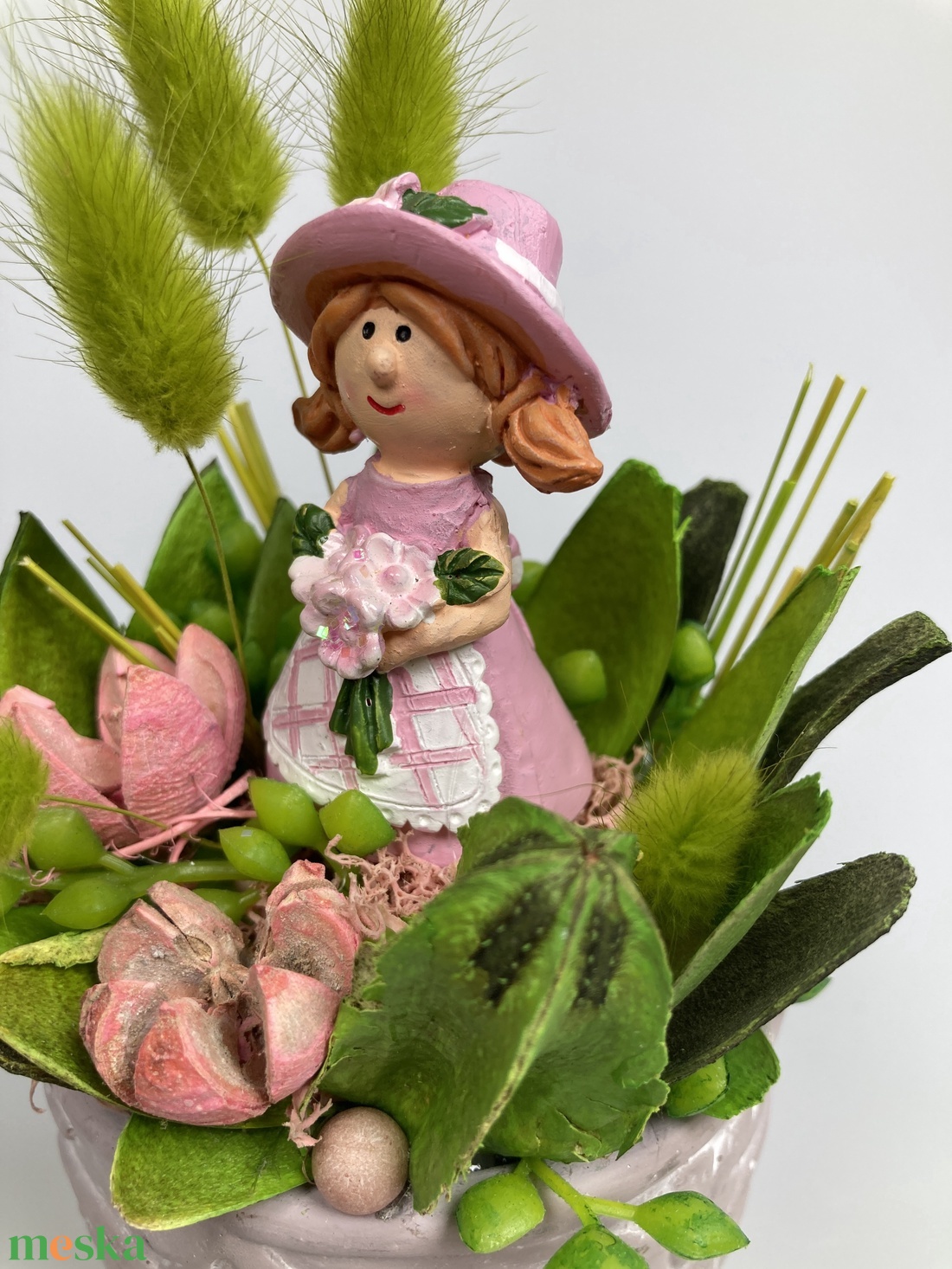 Bágyadt rózsaszín betonkaspós tartós virágdísz rózsaszín virágoslánnyal, kivi színvilágban    - otthon & életmód - dekoráció - asztal és polc dekoráció - asztaldísz - Meska.hu