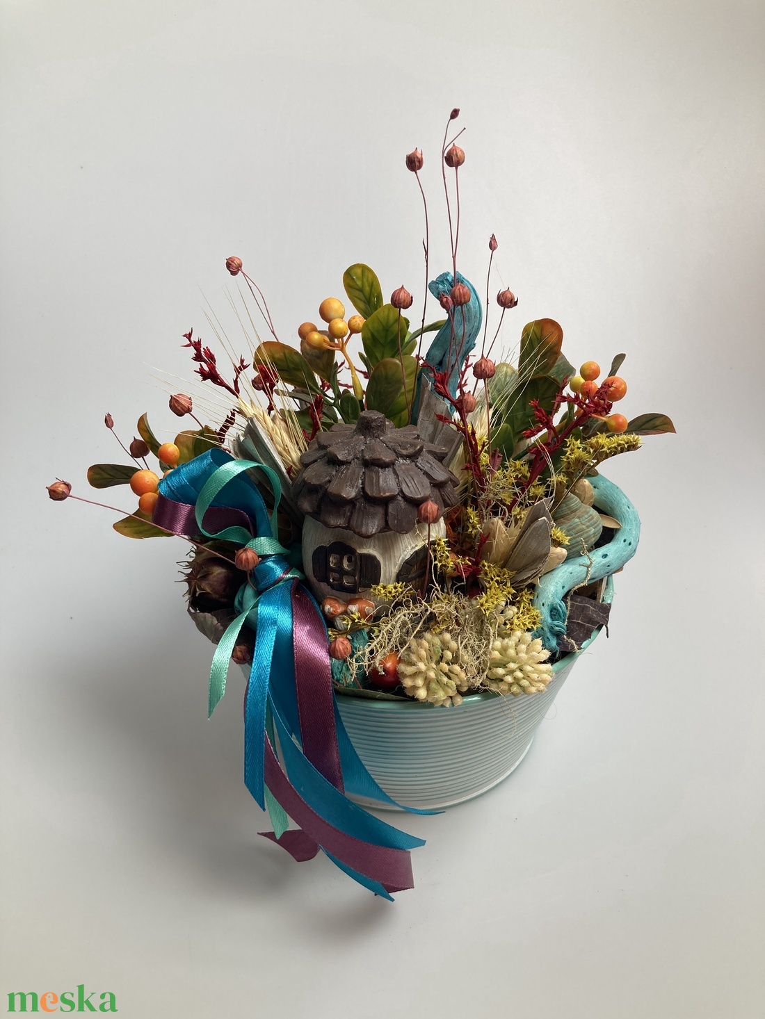 Meseföldjén - színpompás, tartós asztaldísz türkiz virágtálban, buja díszítéssel  - otthon & életmód - dekoráció - asztal és polc dekoráció - asztaldísz - Meska.hu