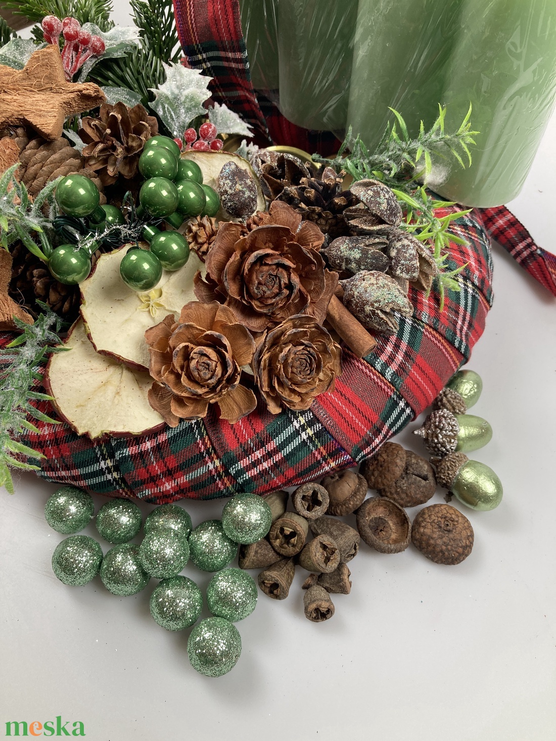 98 darabos, karácsonyi kockás vászonnal bevont szalmakoszorú alapra tervezett DIY adventi koszorú szett (X-03) - diy (csináld magad) - egységcsomag - Meska.hu 98 darabos, karácsonyi kockás vászonnal bevont szalmakoszorú alapra tervezett DIY adventi koszorú szett (X-03) - diy (csináld magad) - egységcsomag - Meska.hu