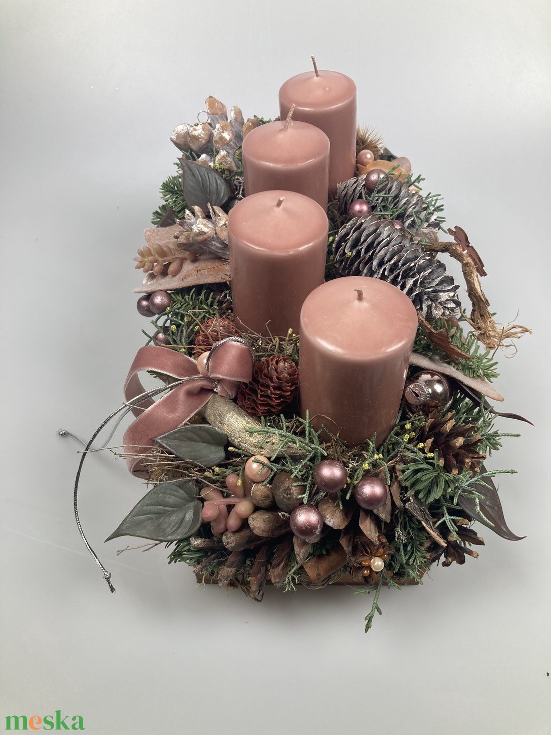 Fahéj - fahéjszínű tuskógyertyás adventi asztaldísz dobozban, termésekkel és kellékekkel gazdagon díszítve - karácsony - adventi díszek - adventi asztaldísz - Meska.hu Fahéj - fahéjszínű tuskógyertyás adventi asztaldísz dobozban, termésekkel és kellékekkel gazdagon díszítve - karácsony - adventi díszek - adventi asztaldísz - Meska.hu