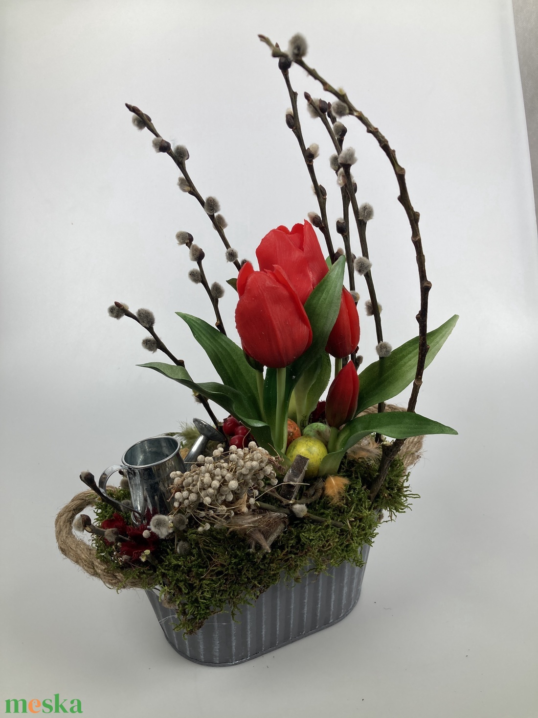 Vörös tulipános kert locsolókannával - mohaágyon nyugvó, tartós virágdísz fürjtojásokkal, gazdagon díszítve (S-13) - otthon & életmód - dekoráció - virágdísz és tartó - csokor & virágdísz - Meska.hu Vörös tulipános kert locsolókannával - mohaágyon nyugvó, tartós virágdísz fürjtojásokkal, gazdagon díszítve (S-13) - otthon & életmód - dekoráció - virágdísz és tartó - csokor & virágdísz - Meska.hu