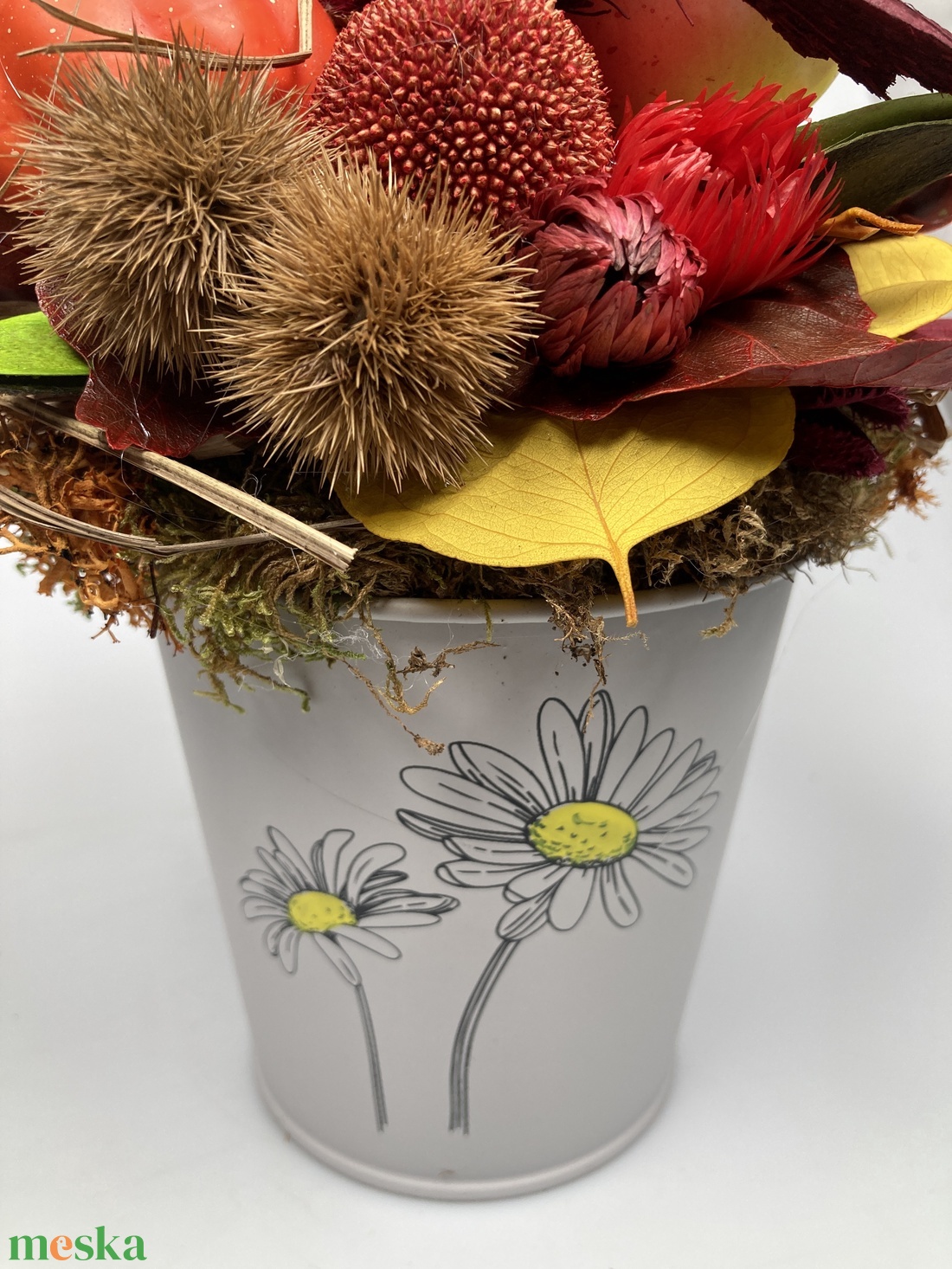 Almafácskás, tökös tartós dísz világosszürke margarétás fémkaspóban - otthon & életmód - dekoráció - asztal és polc dekoráció - asztaldísz - Meska.hu Almafácskás, tökös tartós dísz világosszürke margarétás fémkaspóban - otthon & életmód - dekoráció - asztal és polc dekoráció - asztaldísz - Meska.hu