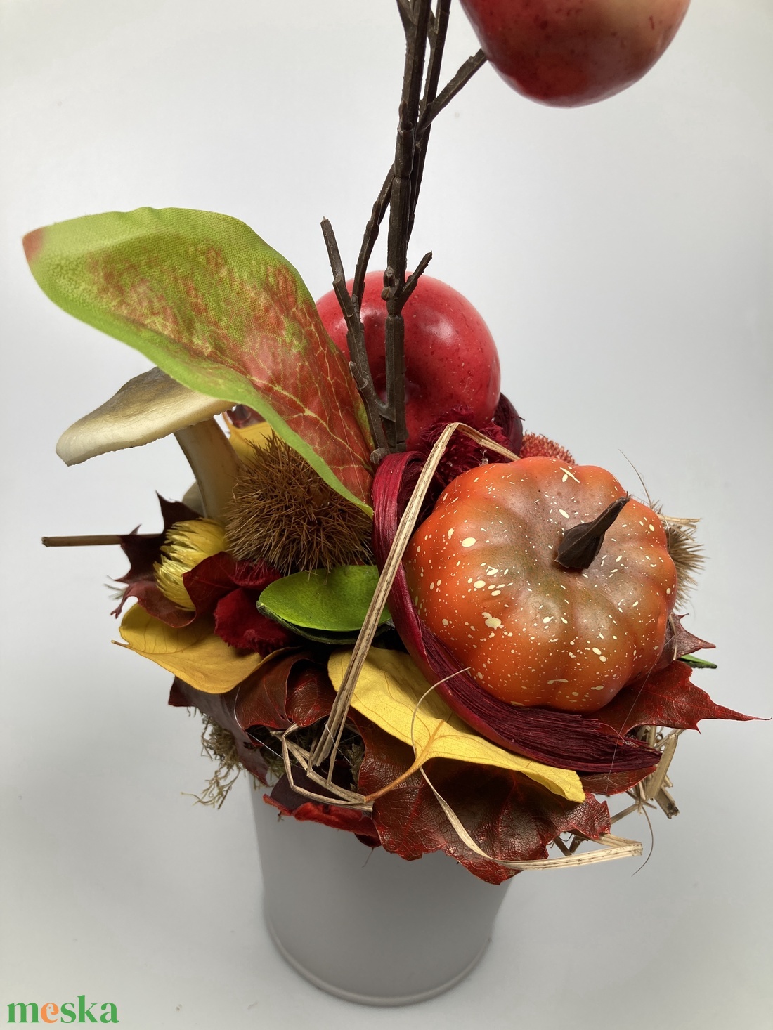 Almafácskás, tökös tartós dísz világosszürke margarétás fémkaspóban - otthon & életmód - dekoráció - asztal és polc dekoráció - asztaldísz - Meska.hu Almafácskás, tökös tartós dísz világosszürke margarétás fémkaspóban - otthon & életmód - dekoráció - asztal és polc dekoráció - asztaldísz - Meska.hu