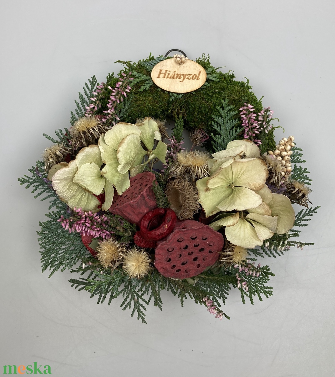 Virágzás - Változatos növényi anyaggal gazdagon díszített mohakoszorú (KK-36) - otthon & életmód - vallás - temetkezési tárgy - sírkoszorú, kegyeleti koszorú - Meska.hu Virágzás - Változatos növényi anyaggal gazdagon díszített mohakoszorú (KK-36) - otthon & életmód - vallás - temetkezési tárgy - sírkoszorú, kegyeleti koszorú - Meska.hu