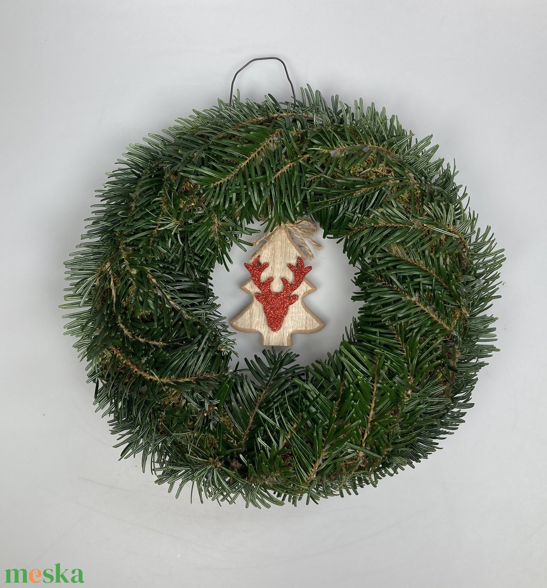 Pehelysúlyú, Nordmann fenyővel borított,  20 cm átmérőjű alapra készült, akár tovább is díszíthető koszorú (NK-1) - karácsony - karácsonyi kültéri dekoráció - Meska.hu