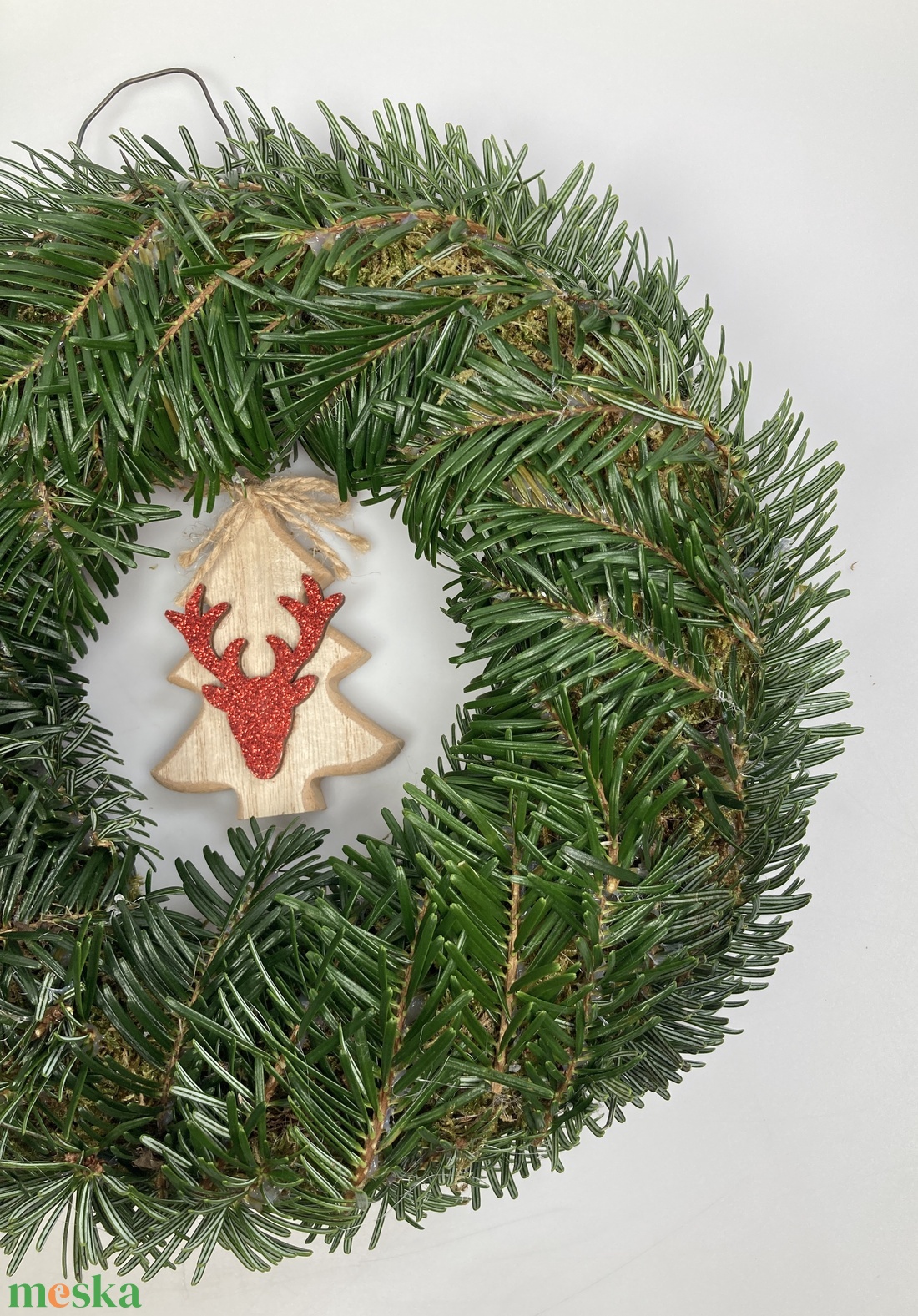 Pehelysúlyú, Nordmann fenyővel borított,  20 cm átmérőjű alapra készült, akár tovább is díszíthető koszorú (NK-1) - karácsony - karácsonyi kültéri dekoráció - Meska.hu
