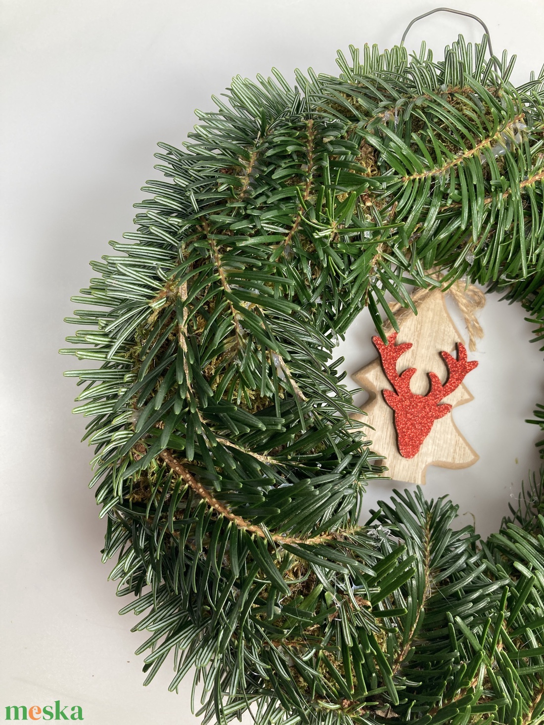 Pehelysúlyú, Nordmann fenyővel borított,  20 cm átmérőjű alapra készült, akár tovább is díszíthető koszorú (NK-1) - karácsony - karácsonyi kültéri dekoráció - Meska.hu