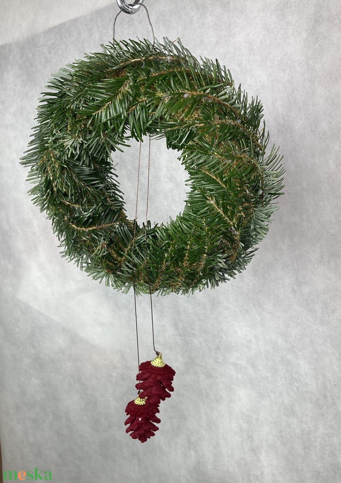 2 bordó flokkolt tobozos, Nordmann fenyős,  20 cm átmérőjű alapra készült, akár tovább is díszíthető koszorú (NK-2) - karácsony - karácsonyi kültéri dekoráció - Meska.hu