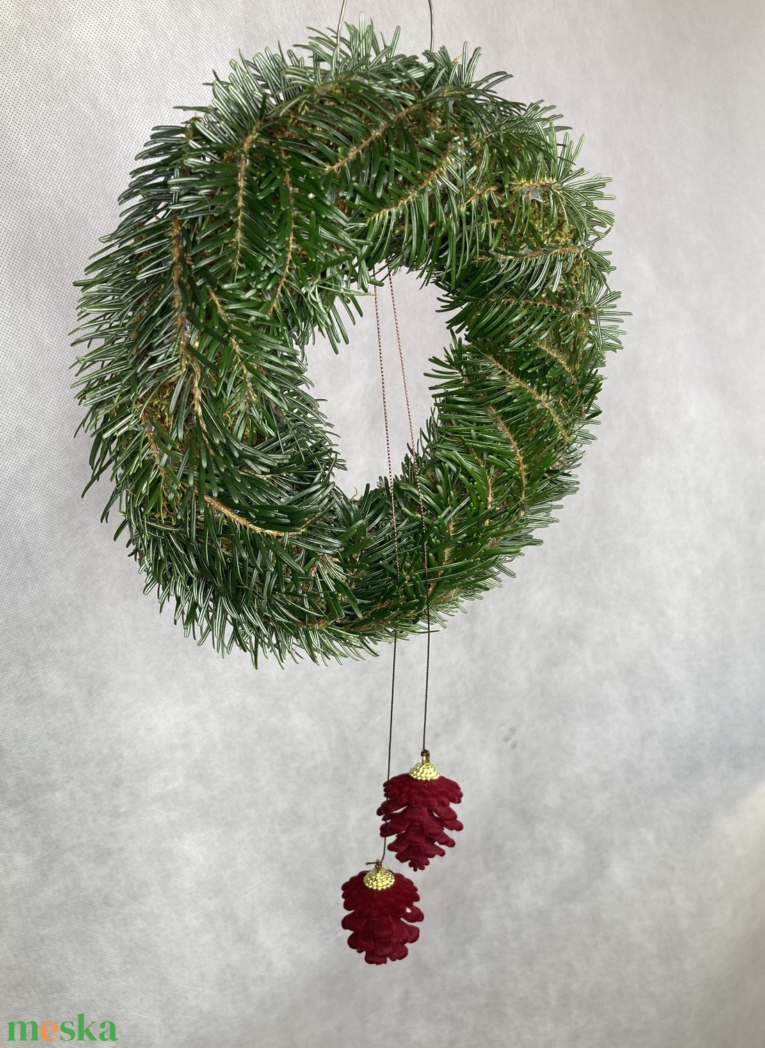 2 bordó flokkolt tobozos, Nordmann fenyős,  20 cm átmérőjű alapra készült, akár tovább is díszíthető koszorú (NK-2) - karácsony - karácsonyi kültéri dekoráció - Meska.hu