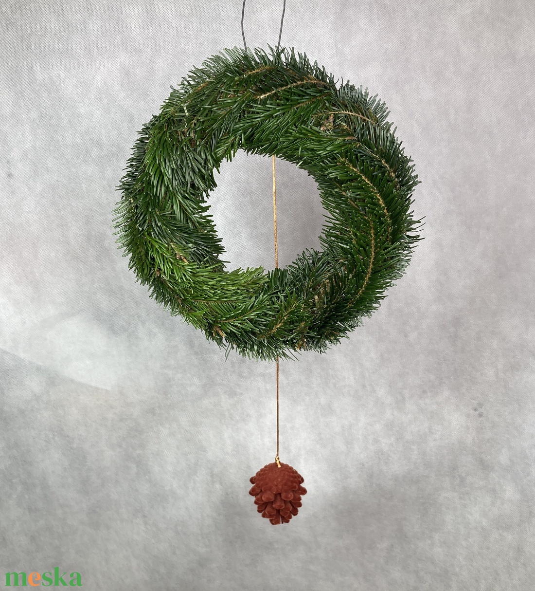 25 cm átmérőjű alapra készült, rozsdabarna flokkolt tobozos, Nordmann fenyős, tovább is díszíthető koszorú (NK-8) - karácsony - karácsonyi kültéri dekoráció - Meska.hu 25 cm átmérőjű alapra készült, rozsdabarna flokkolt tobozos, Nordmann fenyős, tovább is díszíthető koszorú (NK-8) - karácsony - karácsonyi kültéri dekoráció - Meska.hu