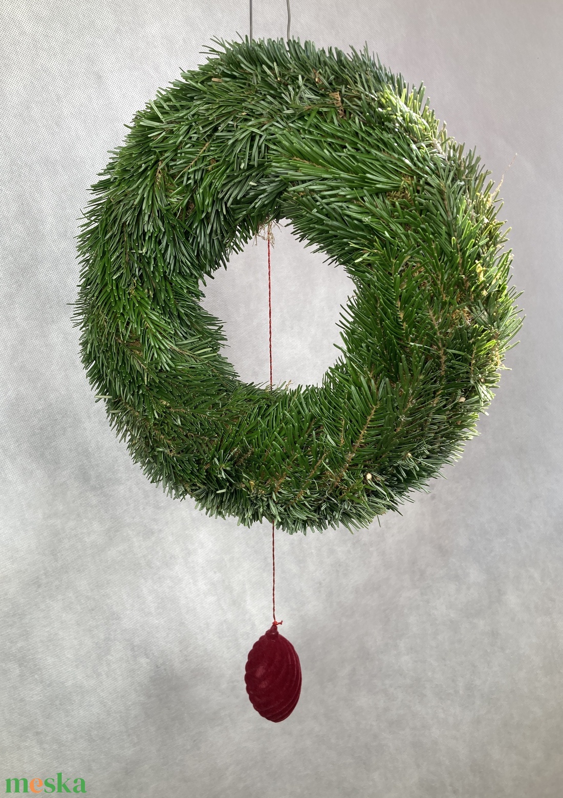 30 cm átmérőjű alapra készült, flokkolt bordó makkos Nordmann fenyős, tovább is díszíthető koszorú (NK-11) - karácsony - karácsonyi kültéri dekoráció - Meska.hu 30 cm átmérőjű alapra készült, flokkolt bordó makkos Nordmann fenyős, tovább is díszíthető koszorú (NK-11) - karácsony - karácsonyi kültéri dekoráció - Meska.hu