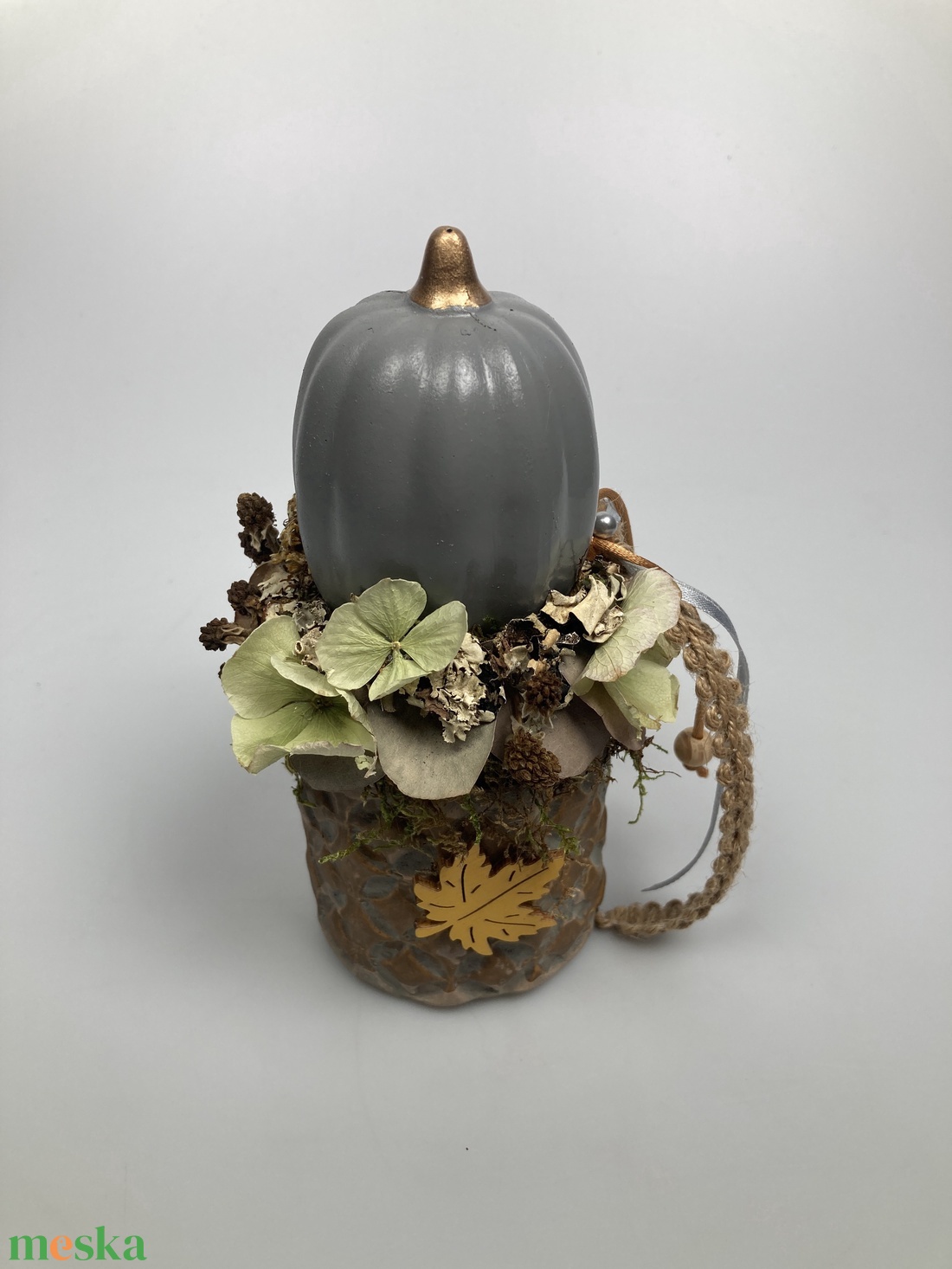 Földszínekben pompázó, kerámiakaspós, hortenziás virágdísz szürke kerámiatökkel és mustársárga falevél feltéttel - otthon & életmód - dekoráció - asztal és polc dekoráció - asztaldísz - Meska.hu Földszínekben pompázó, kerámiakaspós, hortenziás virágdísz szürke kerámiatökkel és mustársárga falevél feltéttel - otthon & életmód - dekoráció - asztal és polc dekoráció - asztaldísz - Meska.hu
