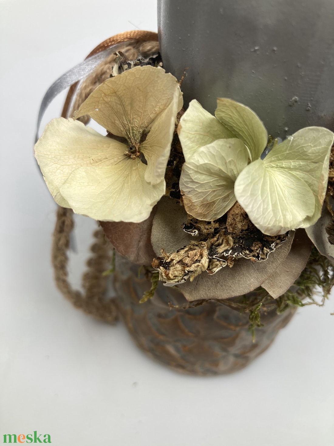 Földszínekben pompázó, kerámiakaspós, hortenziás virágdísz szürke kerámiatökkel és mustársárga falevél feltéttel - otthon & életmód - dekoráció - asztal és polc dekoráció - asztaldísz - Meska.hu Földszínekben pompázó, kerámiakaspós, hortenziás virágdísz szürke kerámiatökkel és mustársárga falevél feltéttel - otthon & életmód - dekoráció - asztal és polc dekoráció - asztaldísz - Meska.hu