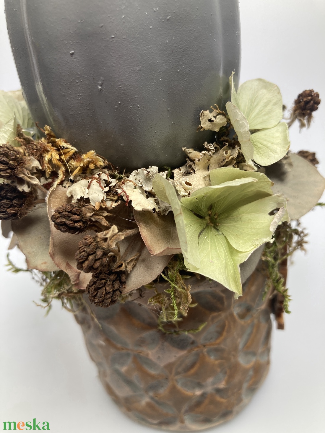 Földszínekben pompázó, kerámiakaspós, hortenziás virágdísz szürke kerámiatökkel és mustársárga falevél feltéttel - otthon & életmód - dekoráció - asztal és polc dekoráció - asztaldísz - Meska.hu Földszínekben pompázó, kerámiakaspós, hortenziás virágdísz szürke kerámiatökkel és mustársárga falevél feltéttel - otthon & életmód - dekoráció - asztal és polc dekoráció - asztaldísz - Meska.hu