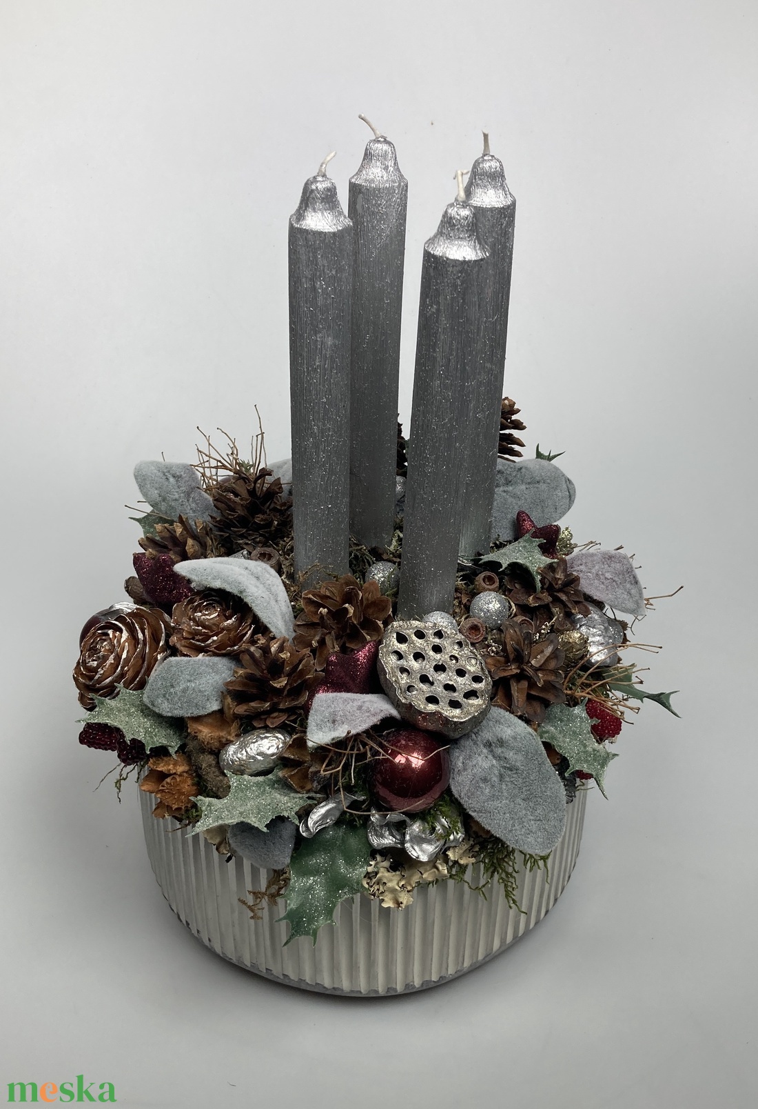 Elegáns, ezüst csíkos mázas kerámiatálas, ezüstgyertyás, adventi asztaldísz termésekkel gazdagon díszítve (AW1) - karácsony - adventi díszek - adventi asztaldísz - Meska.hu