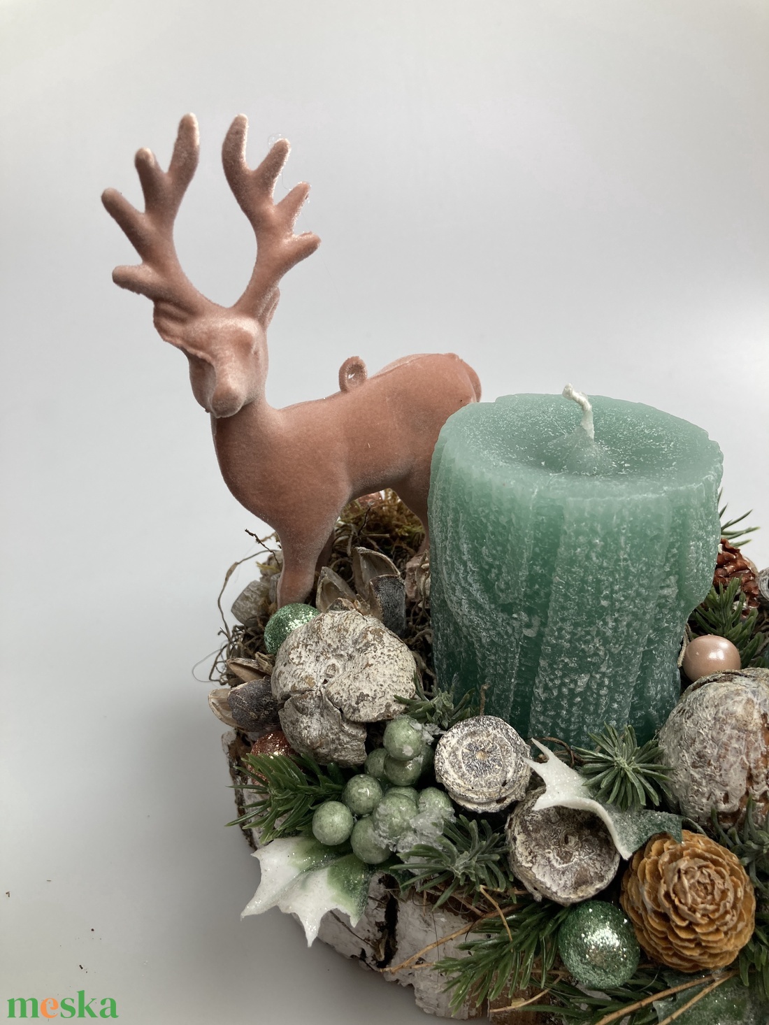 Flokkolt rénszarvassal tarkított, kötött mintás, zöld gyertyás adventi asztaldísz aprólékos díszítéssel (AW7) - karácsony - adventi díszek - adventi asztaldísz - Meska.hu