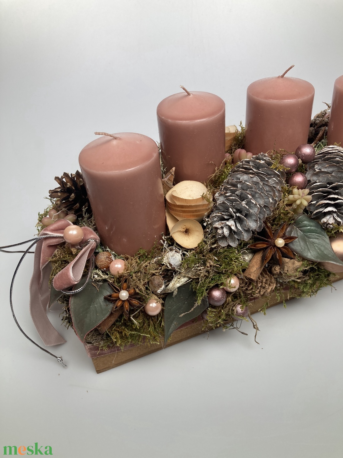Fahéj - fahéjszínű tuskógyertyás adventi asztaldísz dobozban, termésekkel és kellékekkel gazdagon díszítve - karácsony - adventi díszek - adventi asztaldísz - Meska.hu