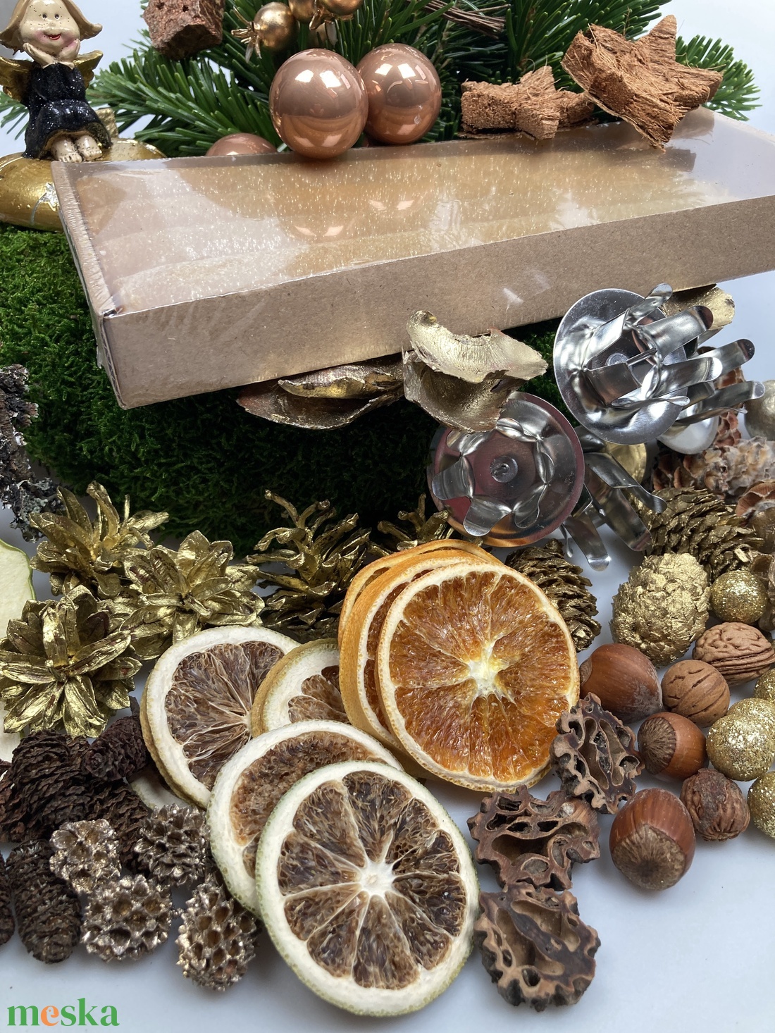 153 darabos, mohakoszorú alapra tervezett DIY adventi koszorú szett arany bársony-glitter szálgyertyákkal (X-09) - diy (csináld magad) - egységcsomag - Meska.hu