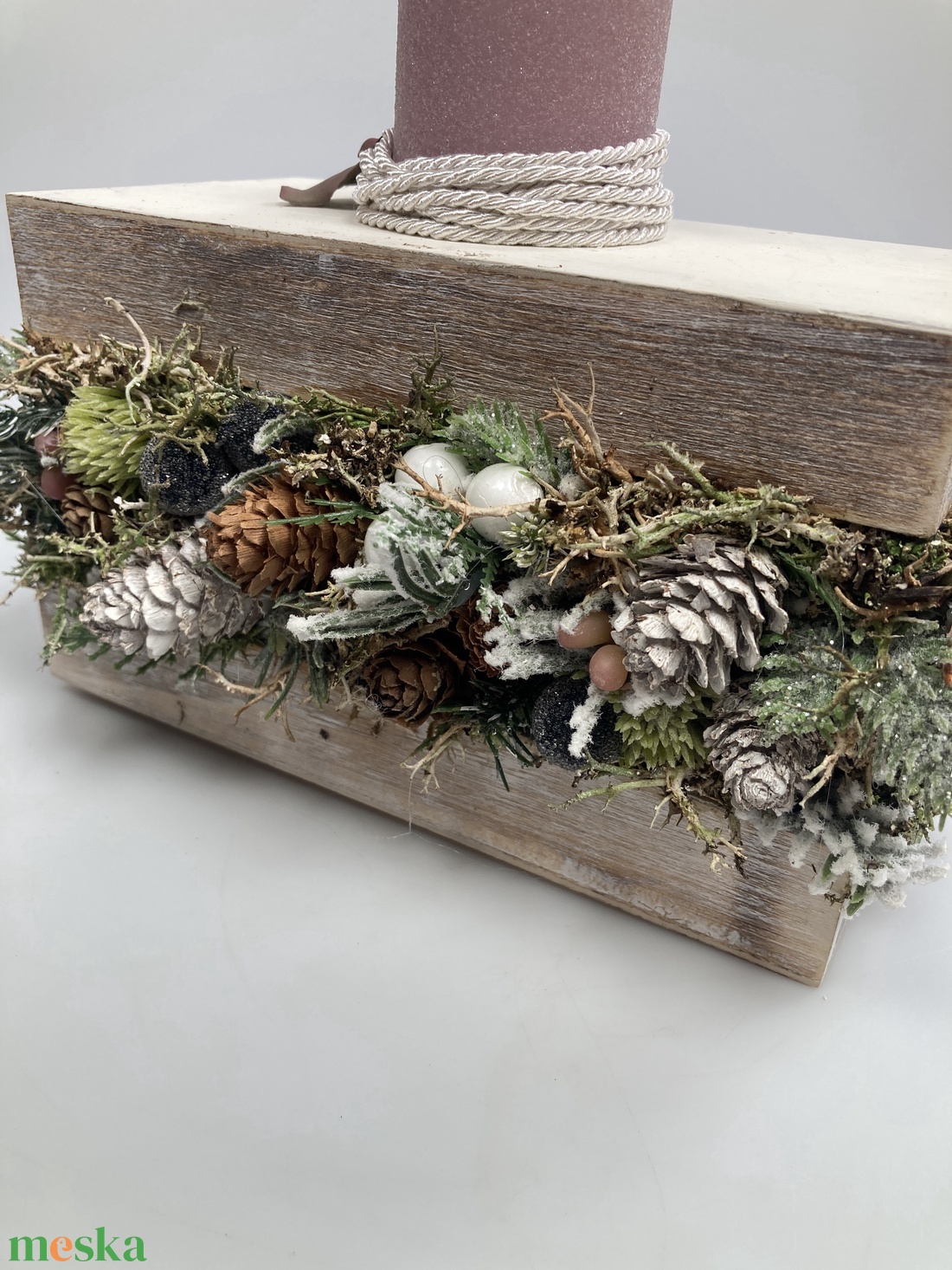 Varázslatos adventi bőségdoboz - ünnepi asztaldísz fahéjas-mályvás bársony-glitteres gyertyával, törtfehér díszzsinórral - karácsony - adventi díszek - adventi asztaldísz - Meska.hu