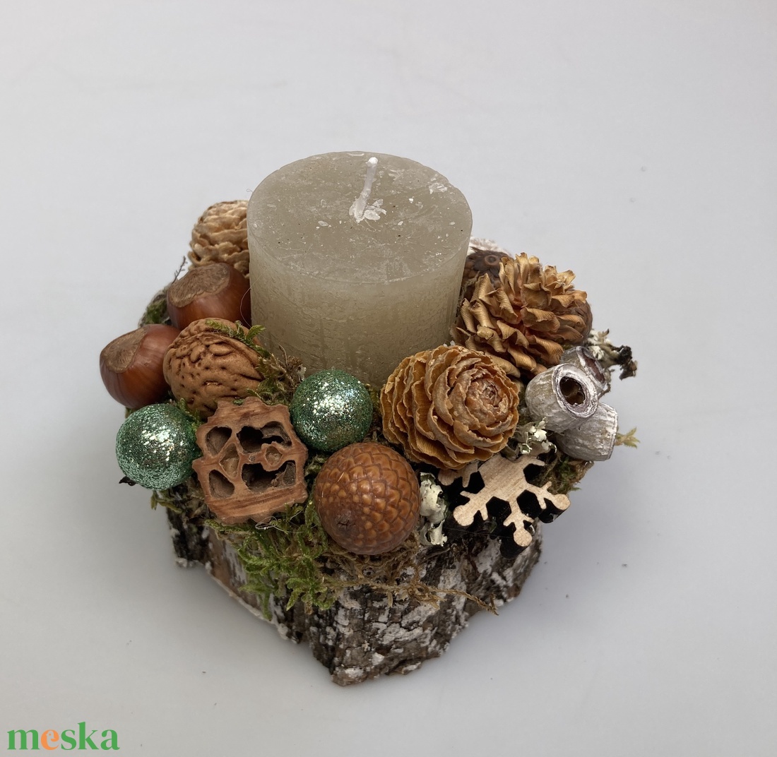 Fakorongra épült adventi minidísz gyömbérszínű tönkgyertyával, s termésekkel gazdagon díszítve (FX-12) - karácsony - adventi díszek - adventi asztaldísz - Meska.hu
