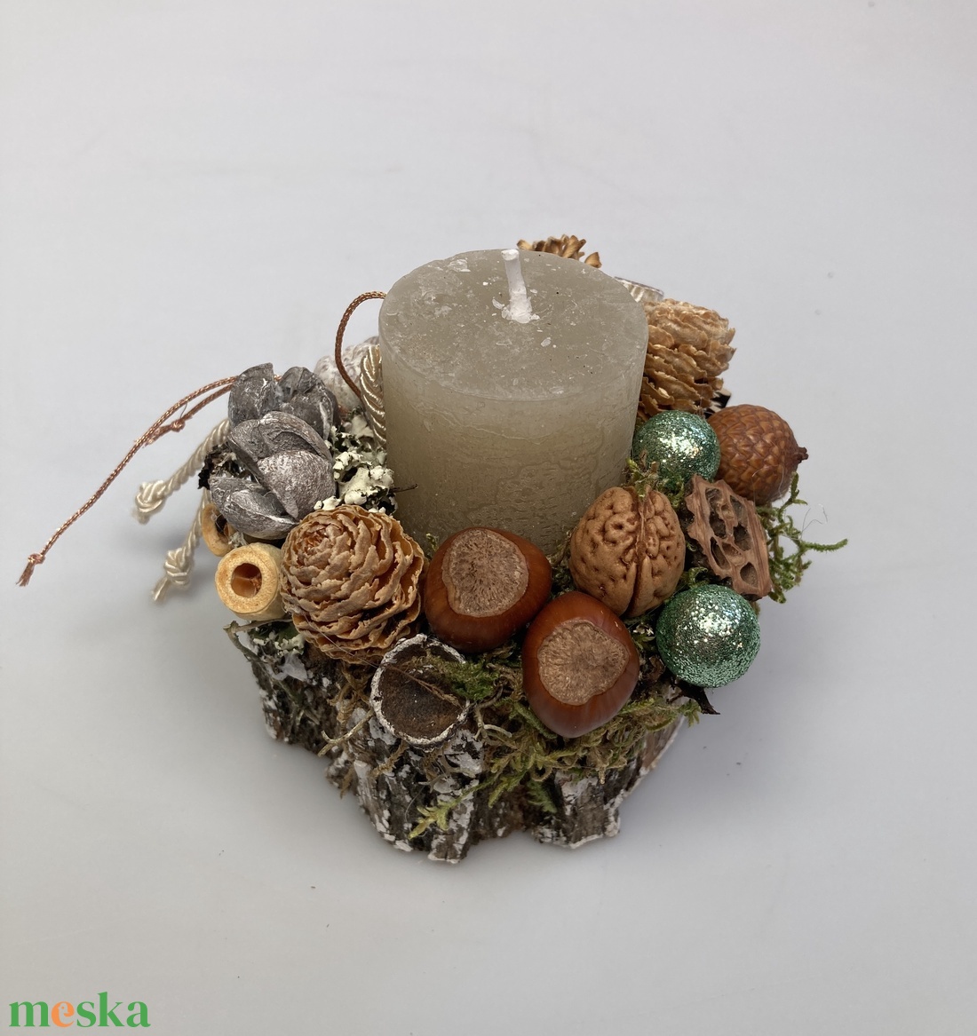 Fakorongra épült adventi minidísz gyömbérszínű tönkgyertyával, s termésekkel gazdagon díszítve (FX-12) - karácsony - adventi díszek - adventi asztaldísz - Meska.hu