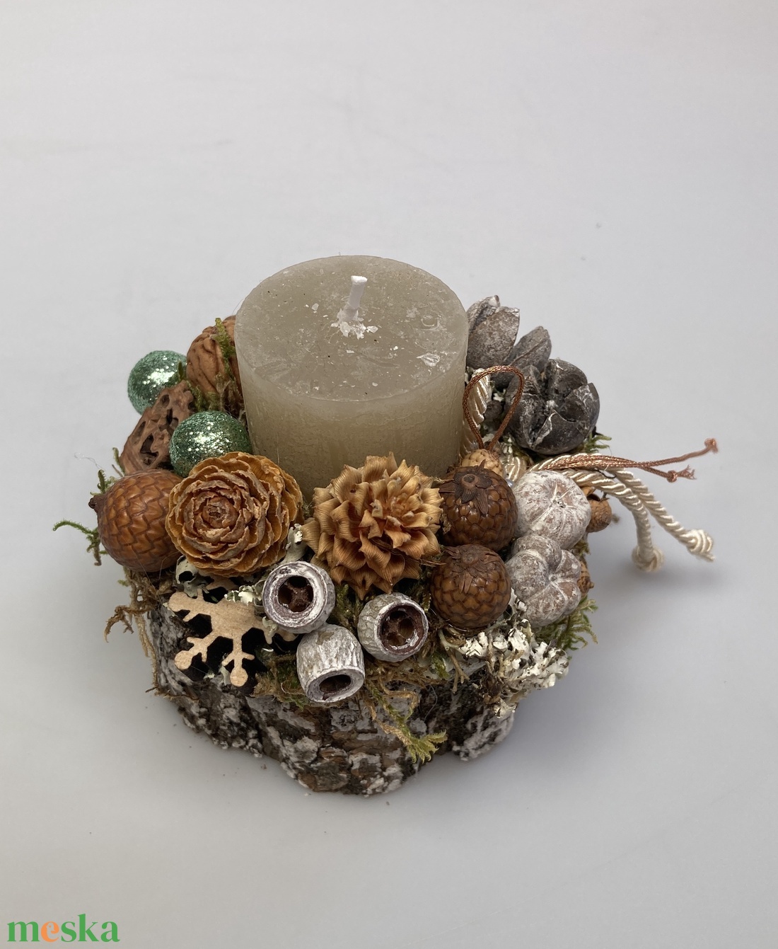 Fakorongra épült adventi minidísz gyömbérszínű tönkgyertyával, s termésekkel gazdagon díszítve (FX-12) - karácsony - adventi díszek - adventi asztaldísz - Meska.hu