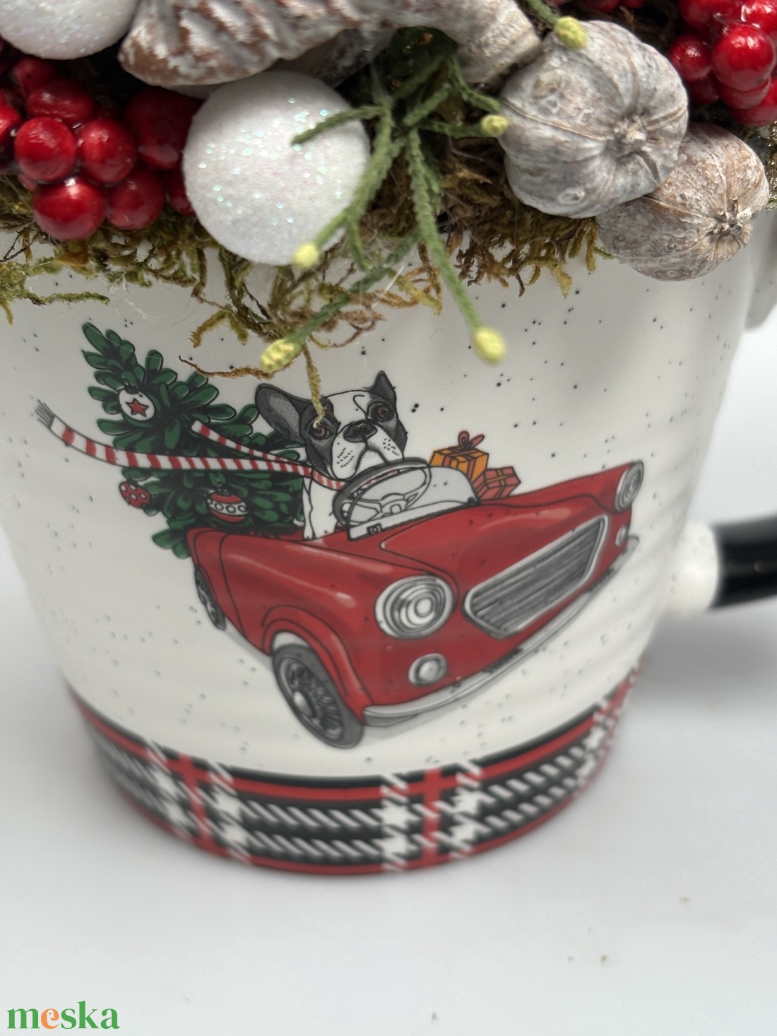 Állatok karácsonya mese alapján bulldogos karácsonyi bögrére épült adventi dísz  (XM-38) - karácsony - adventi díszek - adventi asztaldísz - Meska.hu