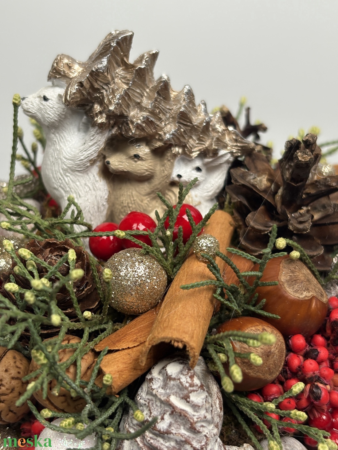 Állatok karácsonya mese alapján bulldogos karácsonyi bögrére épült adventi dísz  (XM-38) - karácsony - adventi díszek - adventi asztaldísz - Meska.hu