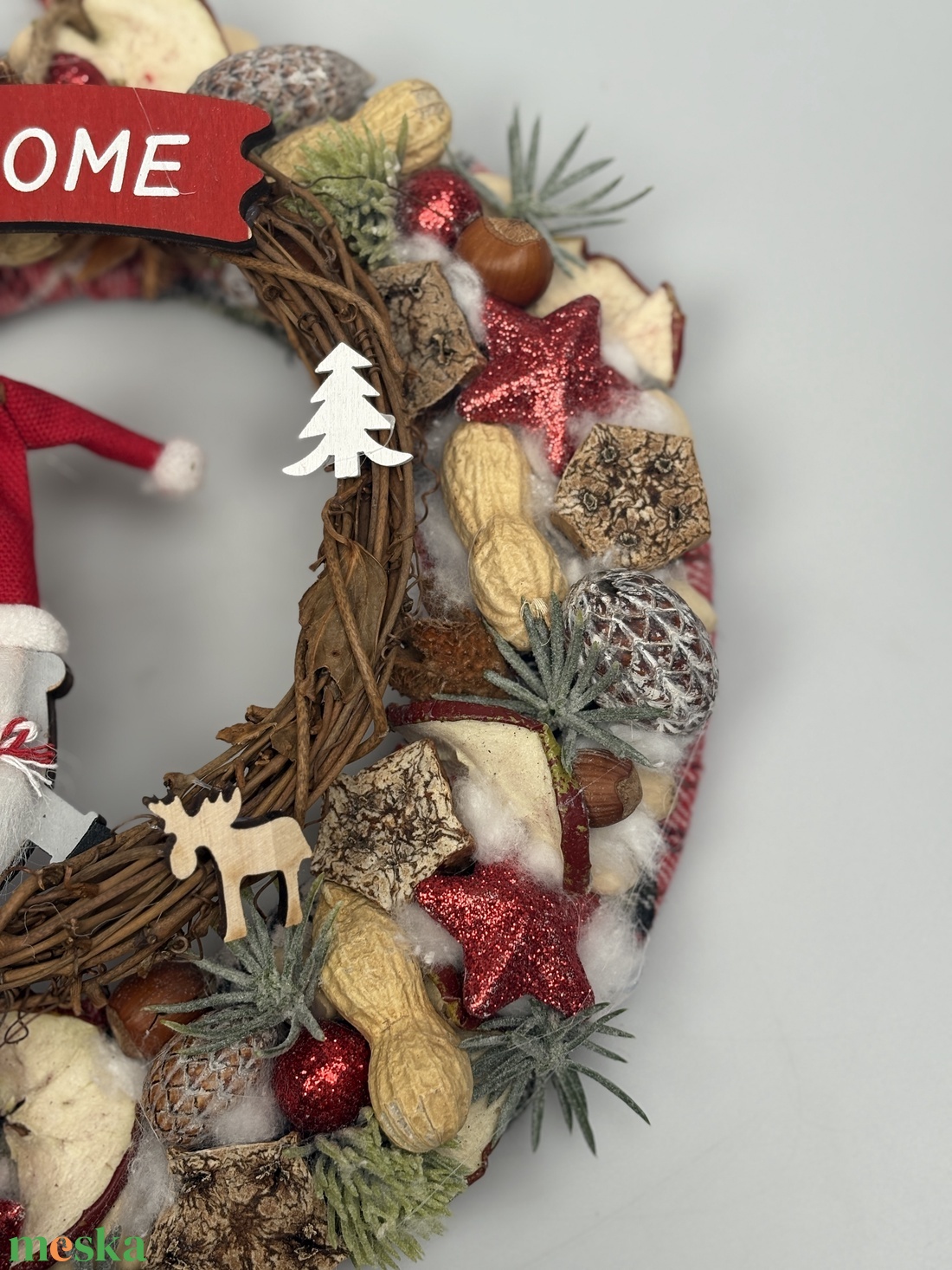 Copfos manólány üdvözlete - gazdagon díszített terméskopogtató (XW-01) - karácsony - adventi díszek - adventi ajtódísz - Meska.hu