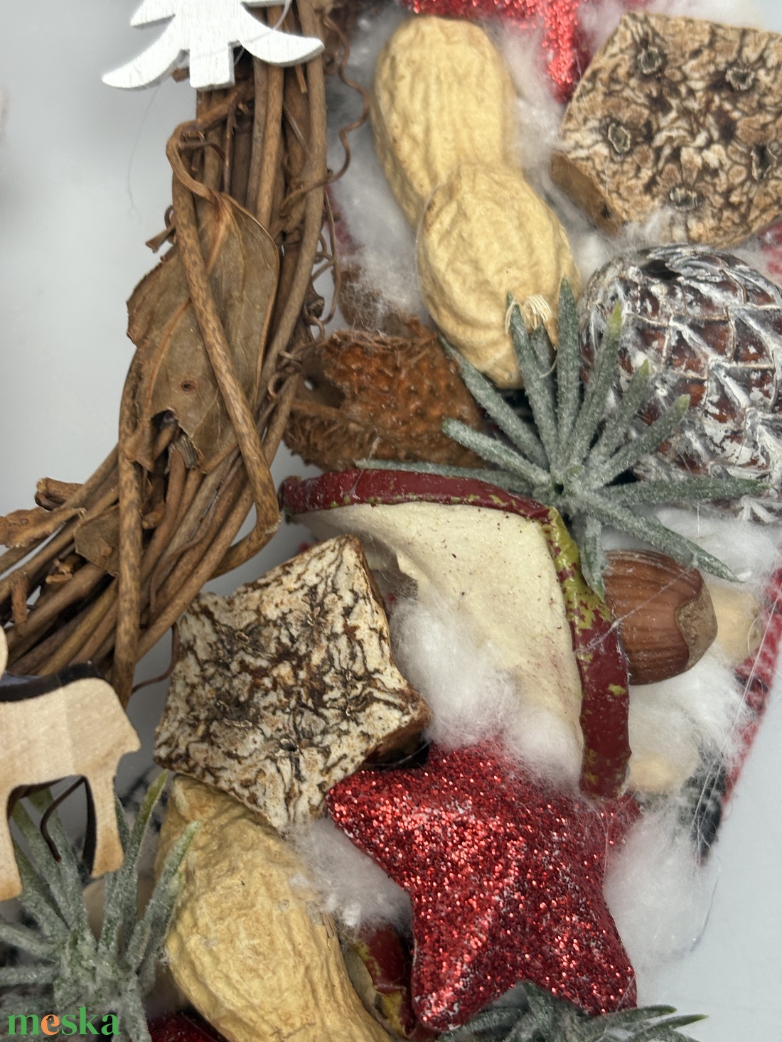 Copfos manólány üdvözlete - gazdagon díszített terméskopogtató (XW-01) - karácsony - adventi díszek - adventi ajtódísz - Meska.hu