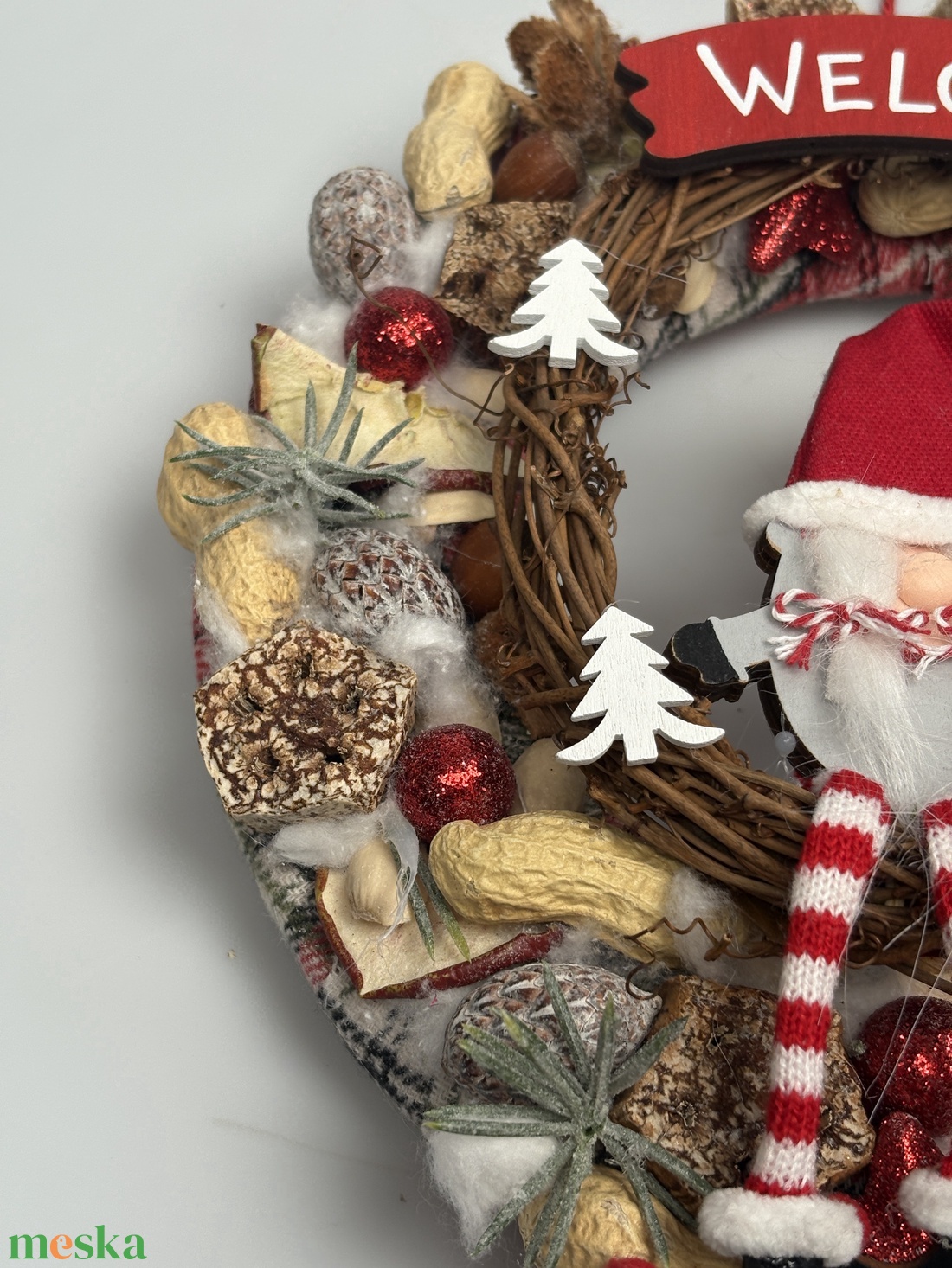 Copfos manólány üdvözlete - gazdagon díszített terméskopogtató (XW-01) - karácsony - adventi díszek - adventi ajtódísz - Meska.hu