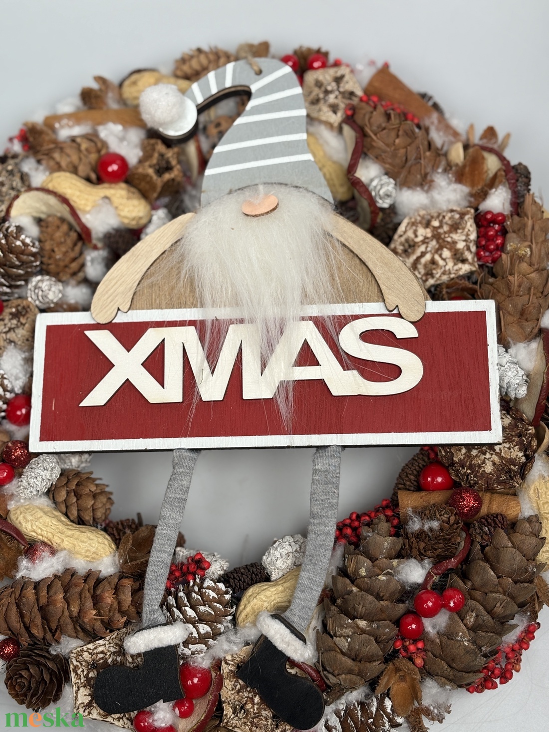 Manóapó karácsonya - gazdagon díszített karácsonyi terméskopogtató (XW-09) - karácsony - adventi díszek - adventi ajtódísz - Meska.hu