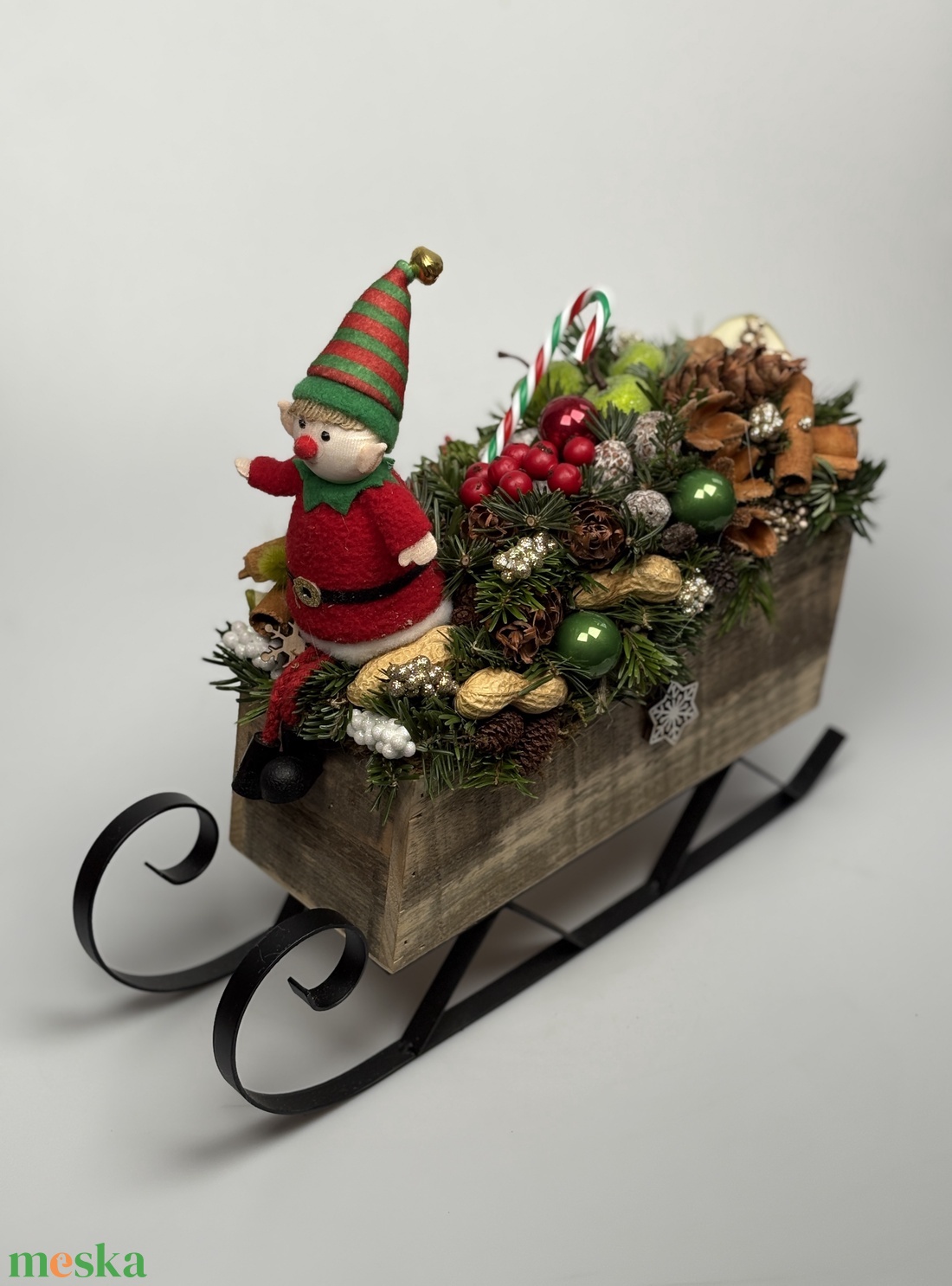 Manós fogat -  fémtalpas faszán ünnepi asztaldísz termésekkel és kellékekkel gazdagon díszítve - karácsony - adventi díszek - adventi asztaldísz - Meska.hu